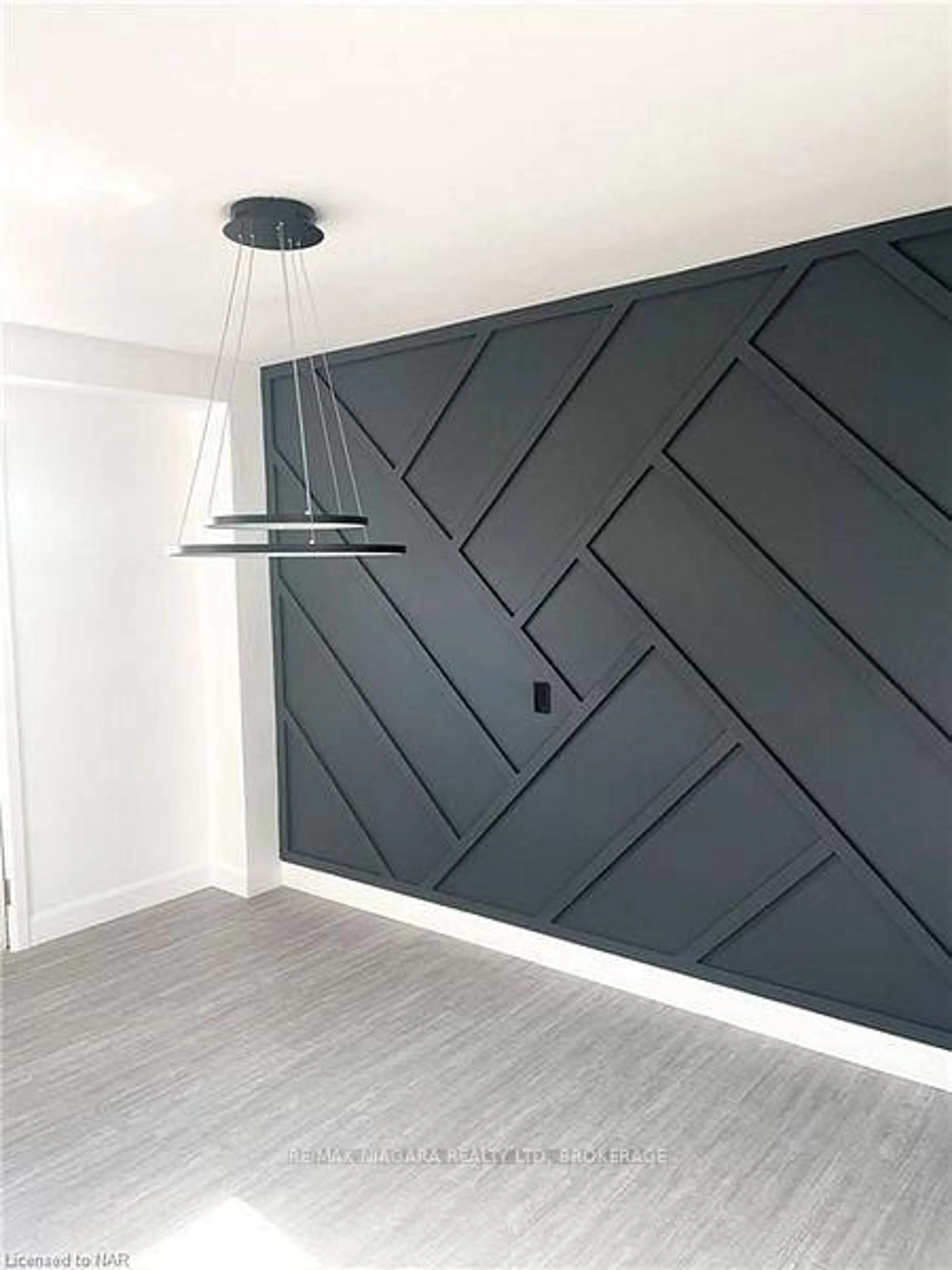 Indoor entryway for 69 Hagey Ave #2, Fort Erie Ontario L2A 1W5
