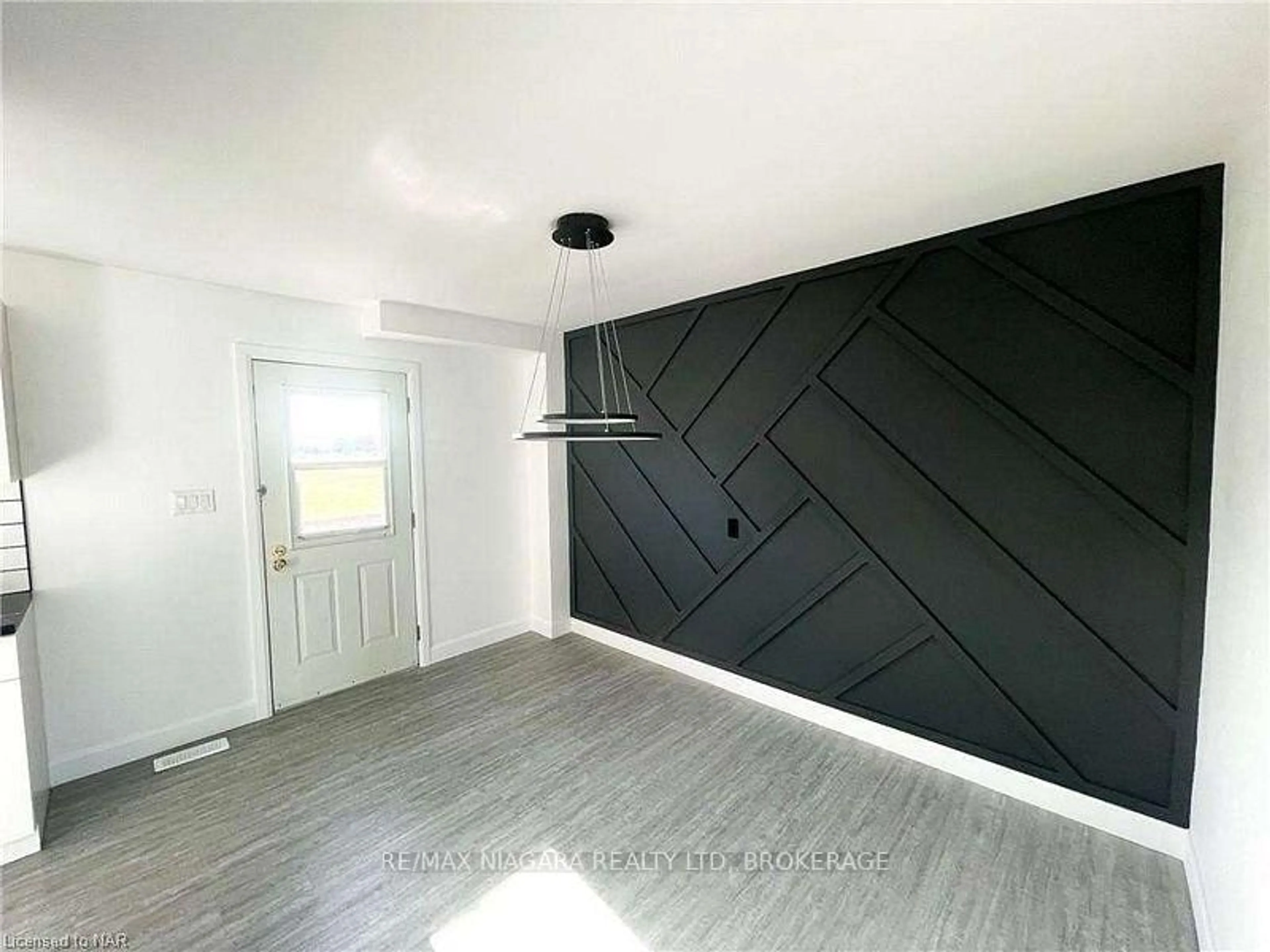 A pic of a room for 69 Hagey Ave #2, Fort Erie Ontario L2A 1W5