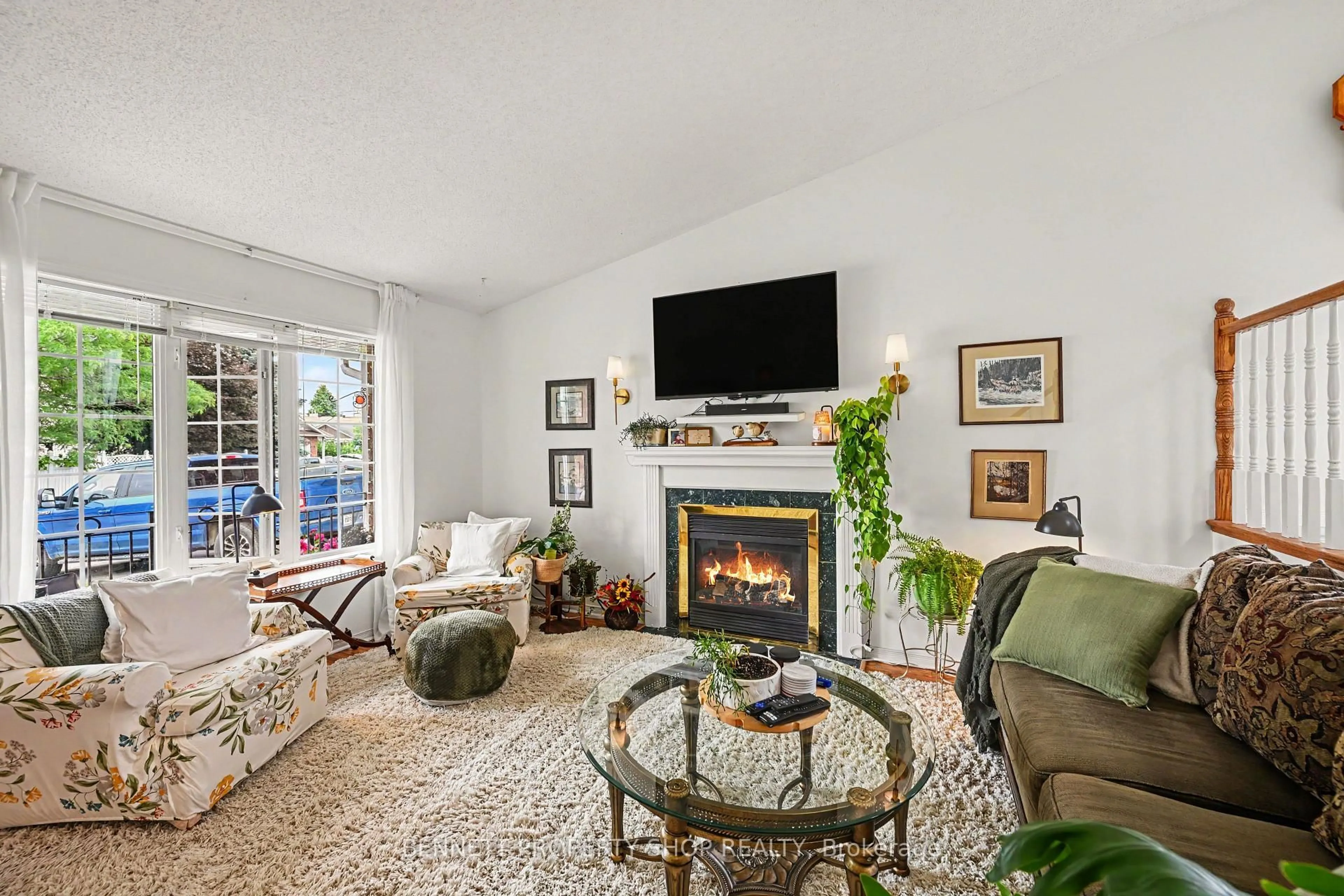 Living room with furniture, unknown for 9 Huyck Dr, Arnprior Ontario K7S 3W7