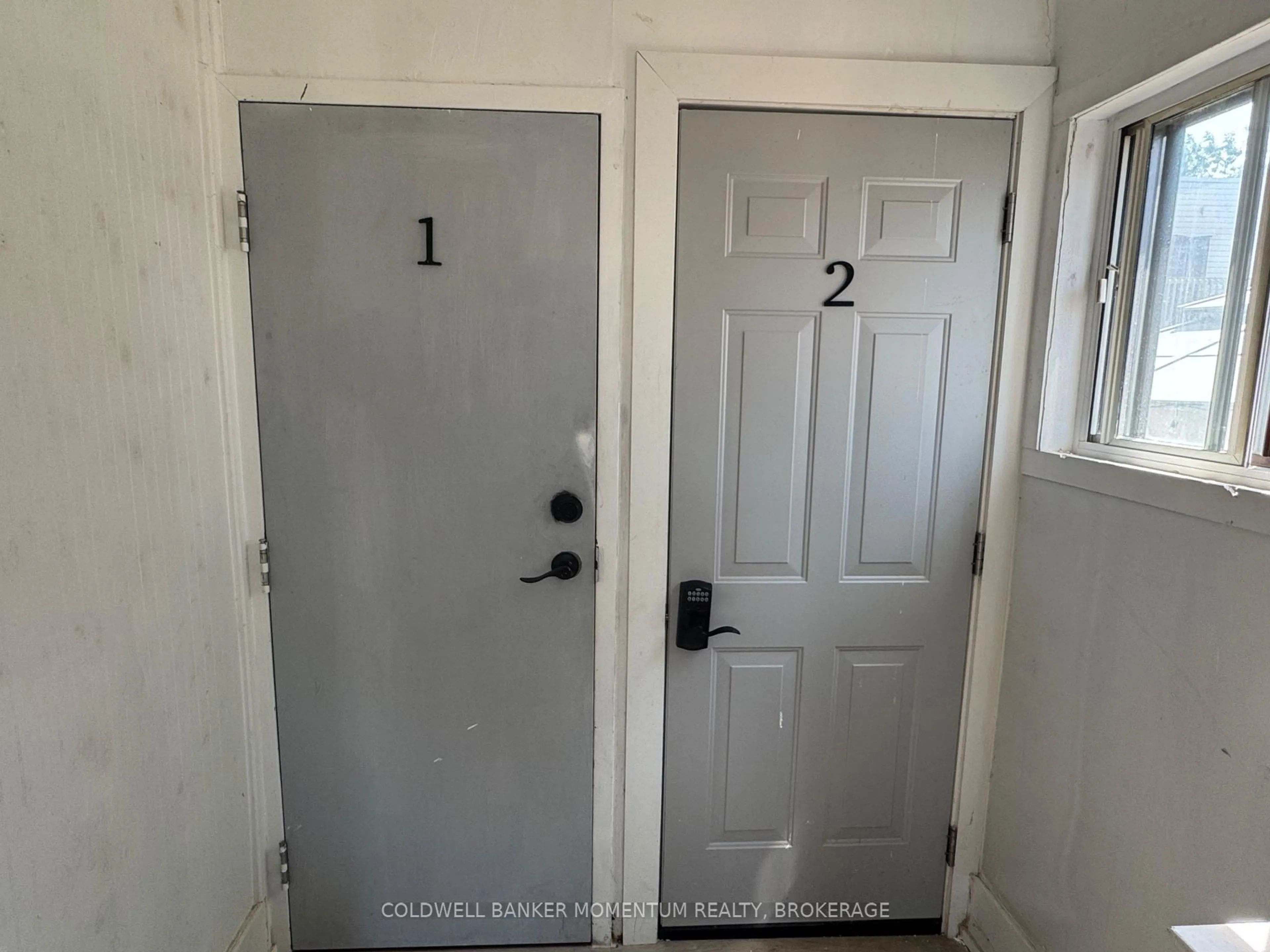 Indoor entryway for 59 Asher St, Welland Ontario L3B 4J2
