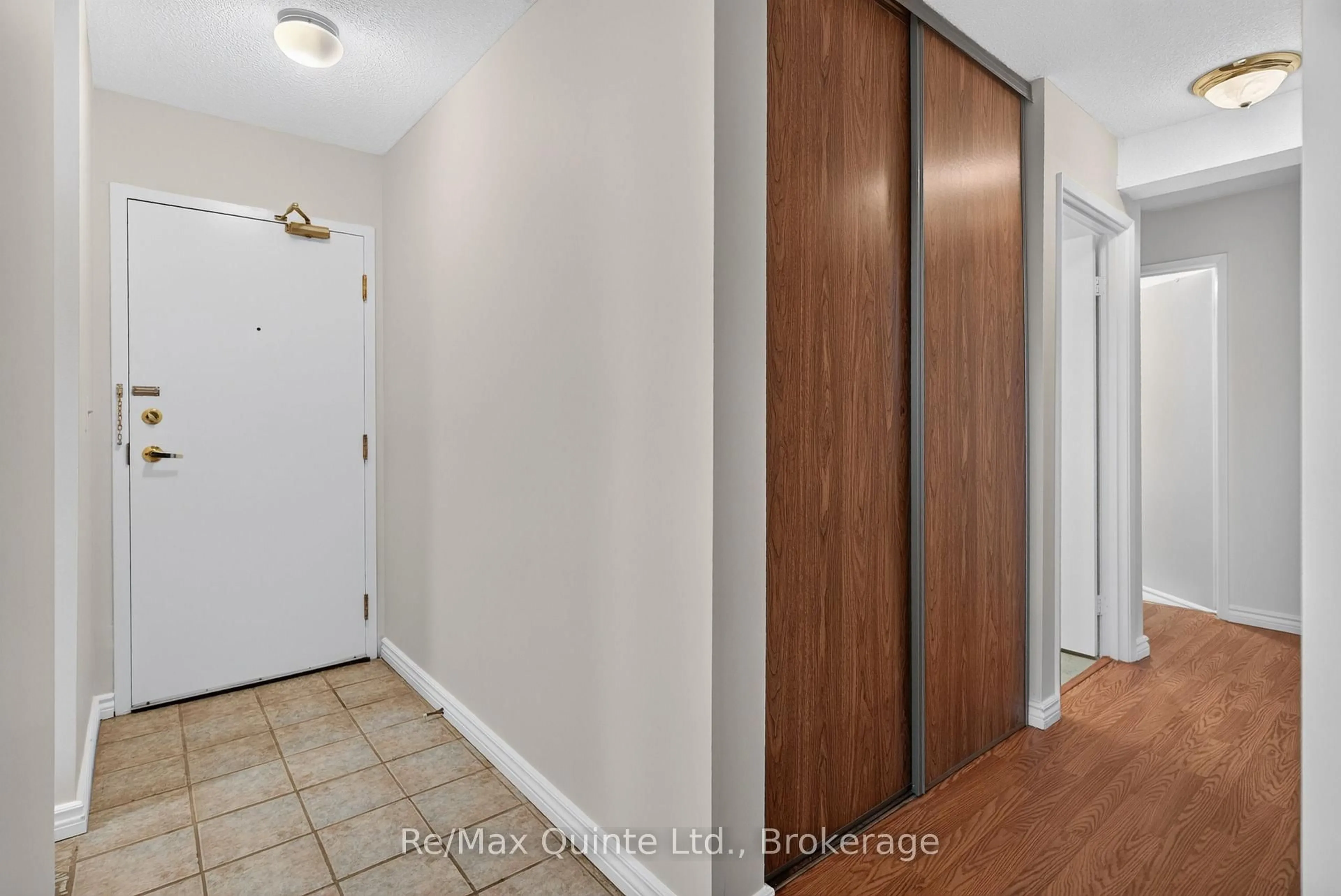 Indoor entryway for 175 Haig Rd #106, Belleville Ontario K8N 5R7