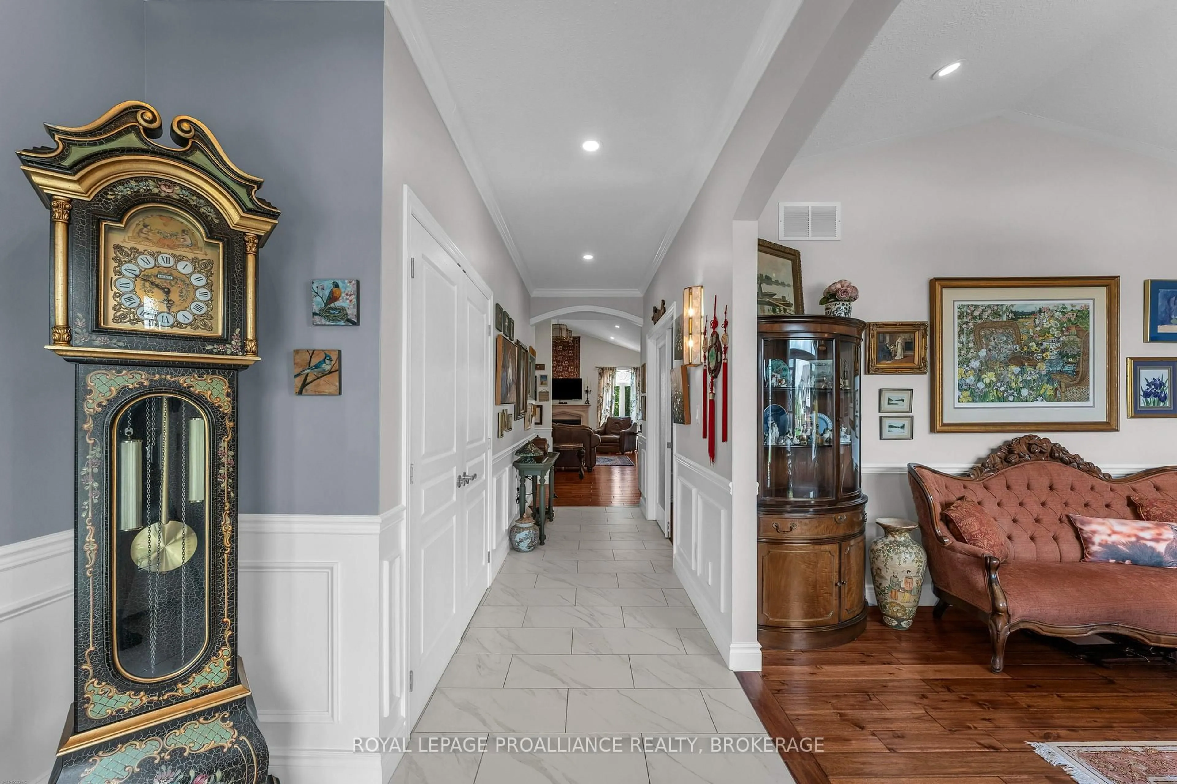 Indoor foyer for 861 Windermere Dr, Kingston Ontario K7P 0N5