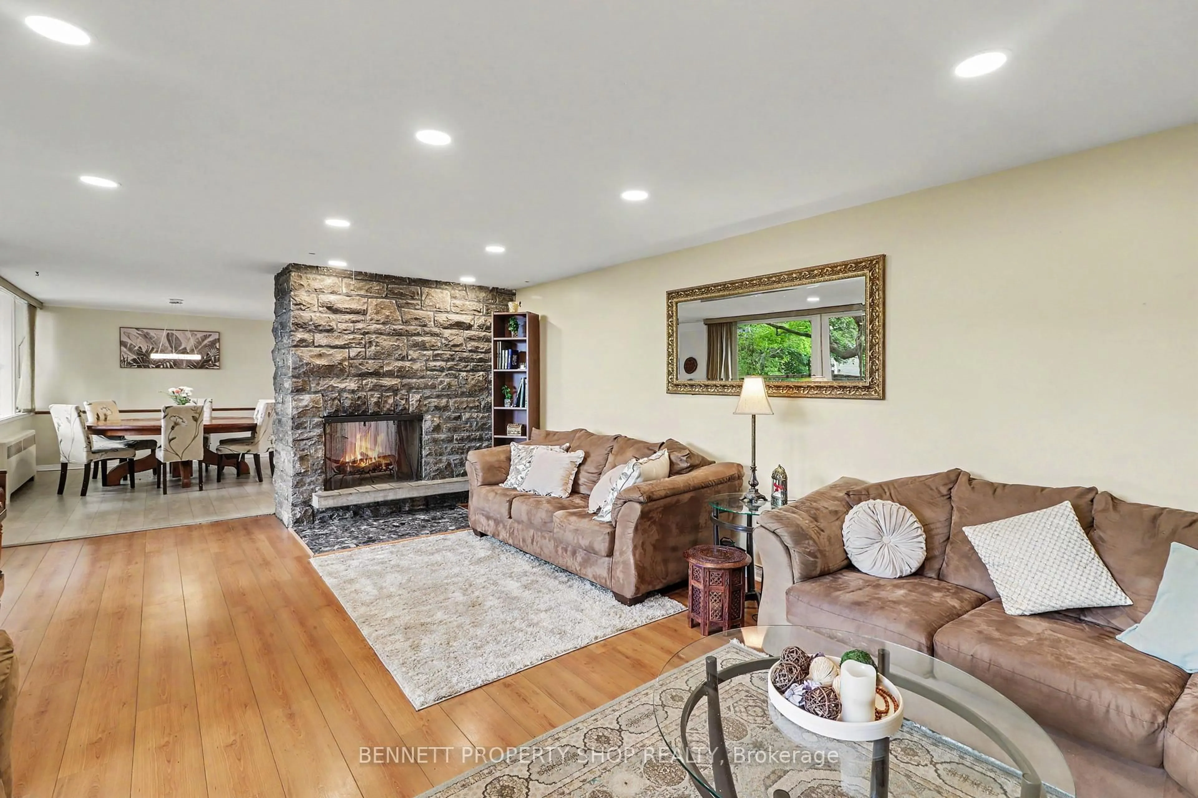 Living room with furniture, unknown for 1770 Montreal Rd, Ottawa Ontario K1J 6N3