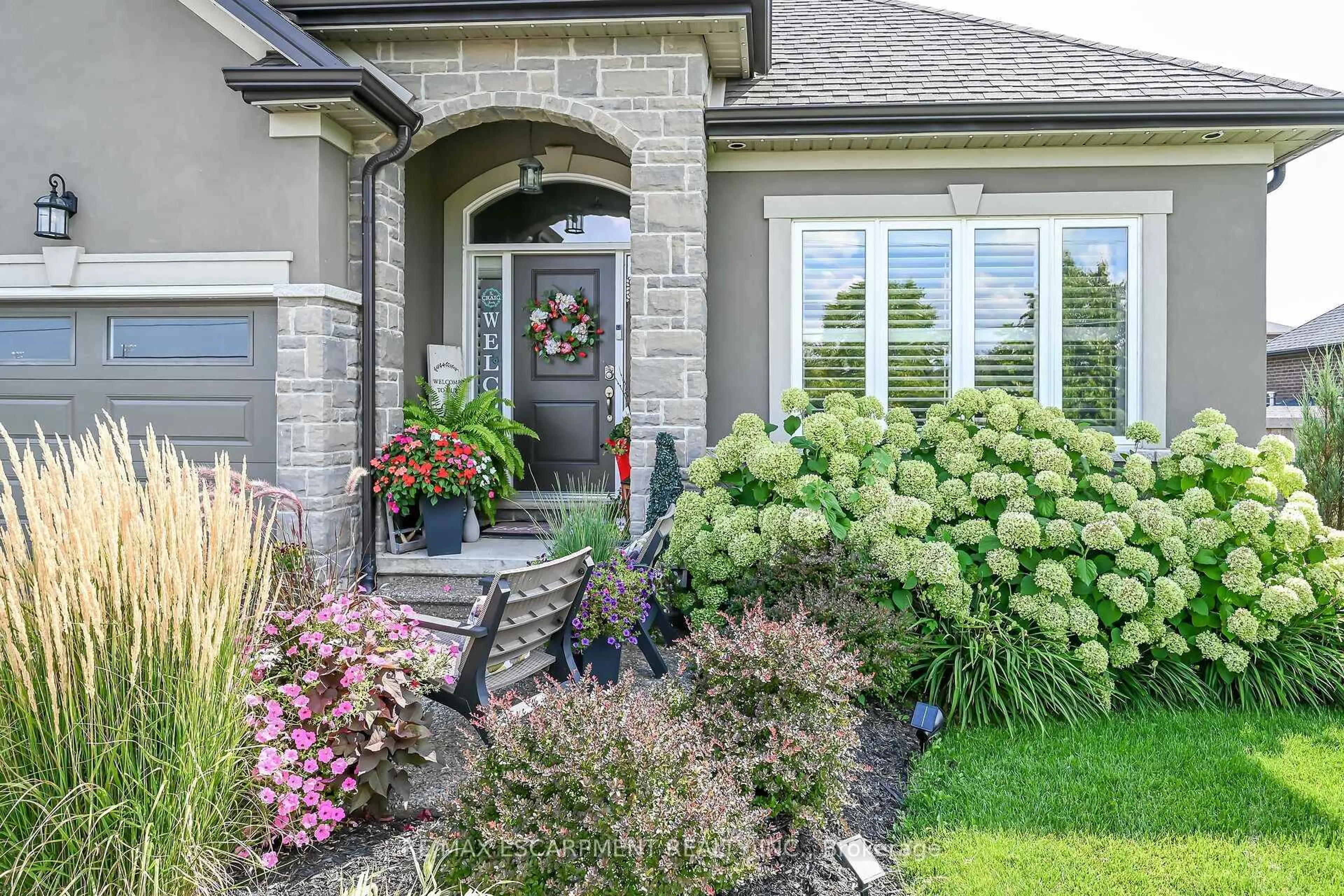Unknown for 8165 Twenty Rd, Hamilton Ontario L9B 0C9