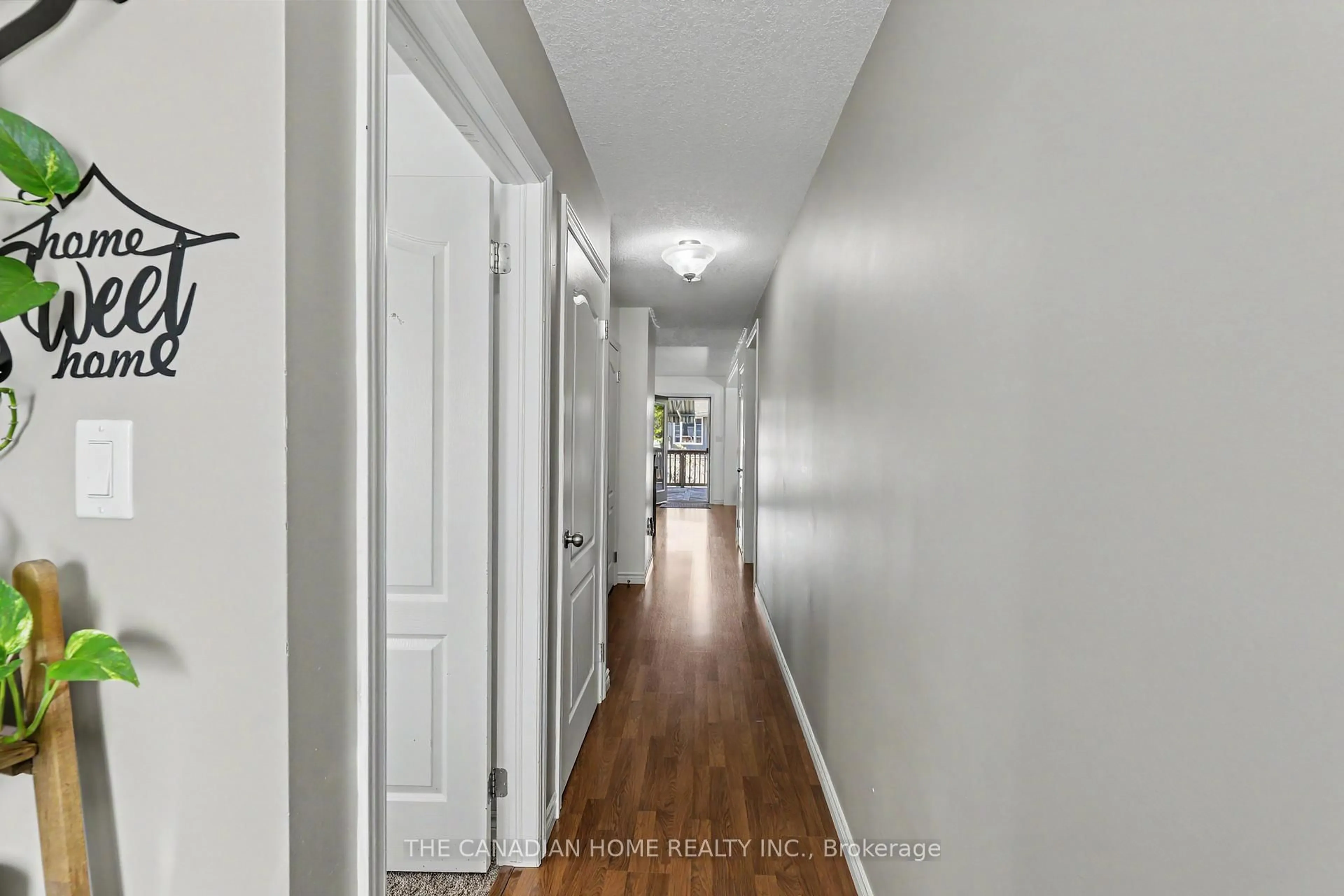 Indoor entryway for 219 PICTON St, Goderich Ontario N7A 1K1