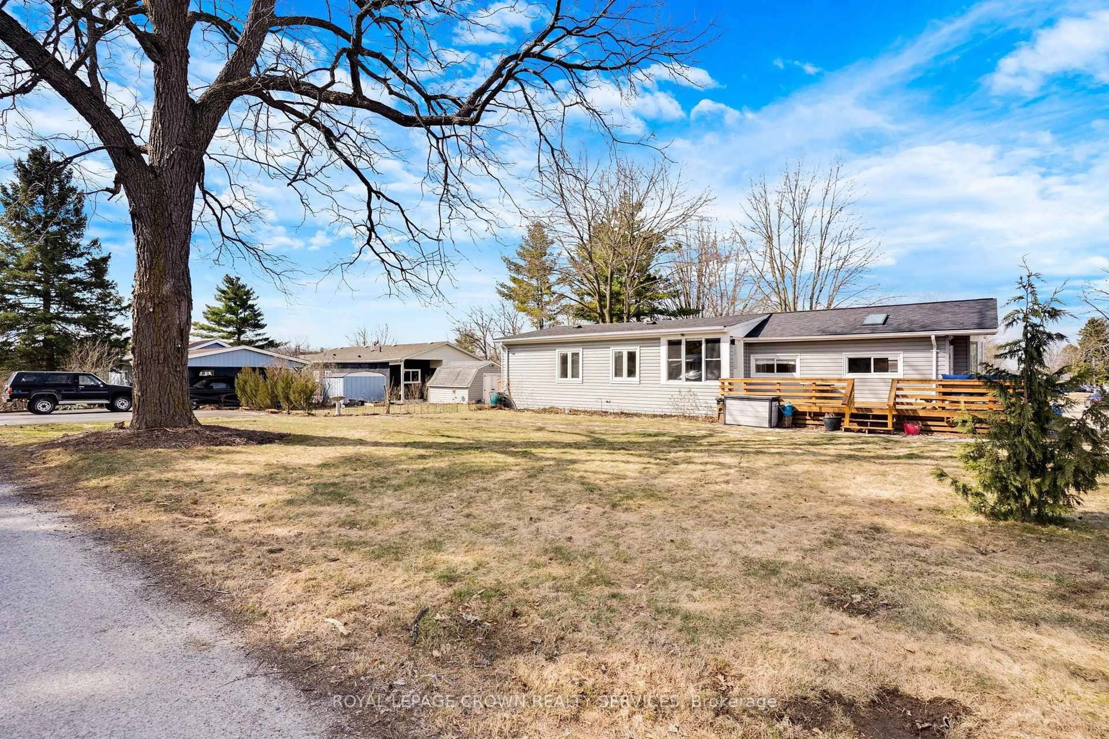 A pic from outside/outdoor area/front of a property/back of a property/a pic from drone, water/lake/river/ocean view for 28 MacPherson Cres, Hamilton Ontario N0B 2J0