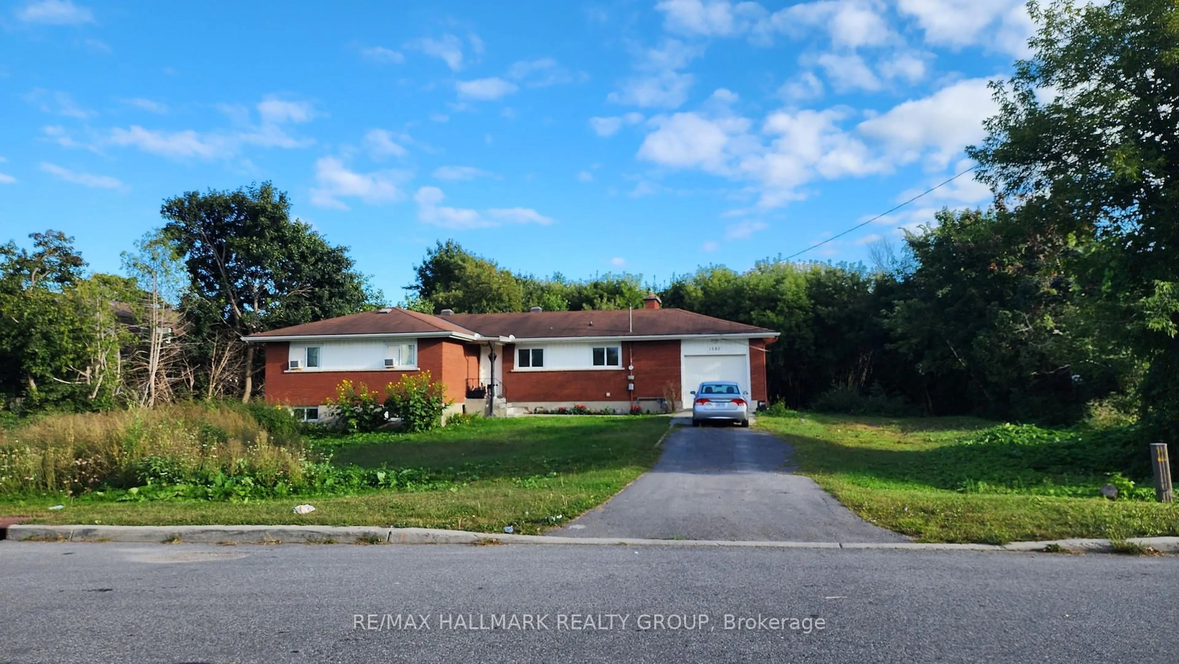 Home with brick exterior material, street for 1580 GOTH Ave, Ottawa Ontario K1T 1E4
