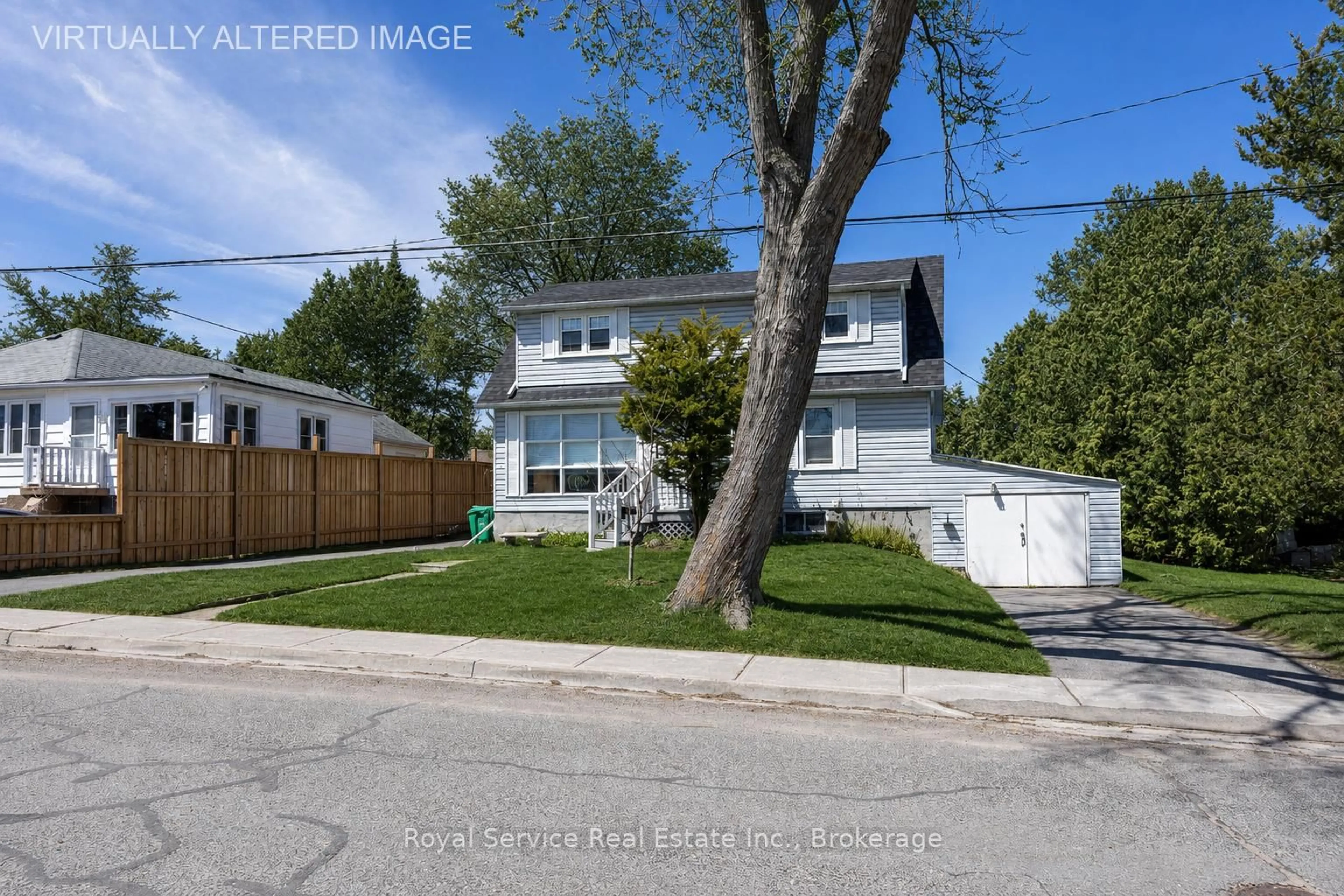 A pic from outside/outdoor area/front of a property/back of a property/a pic from drone, street for 210 Shelbourne St, Peterborough Ontario K9H 5K4