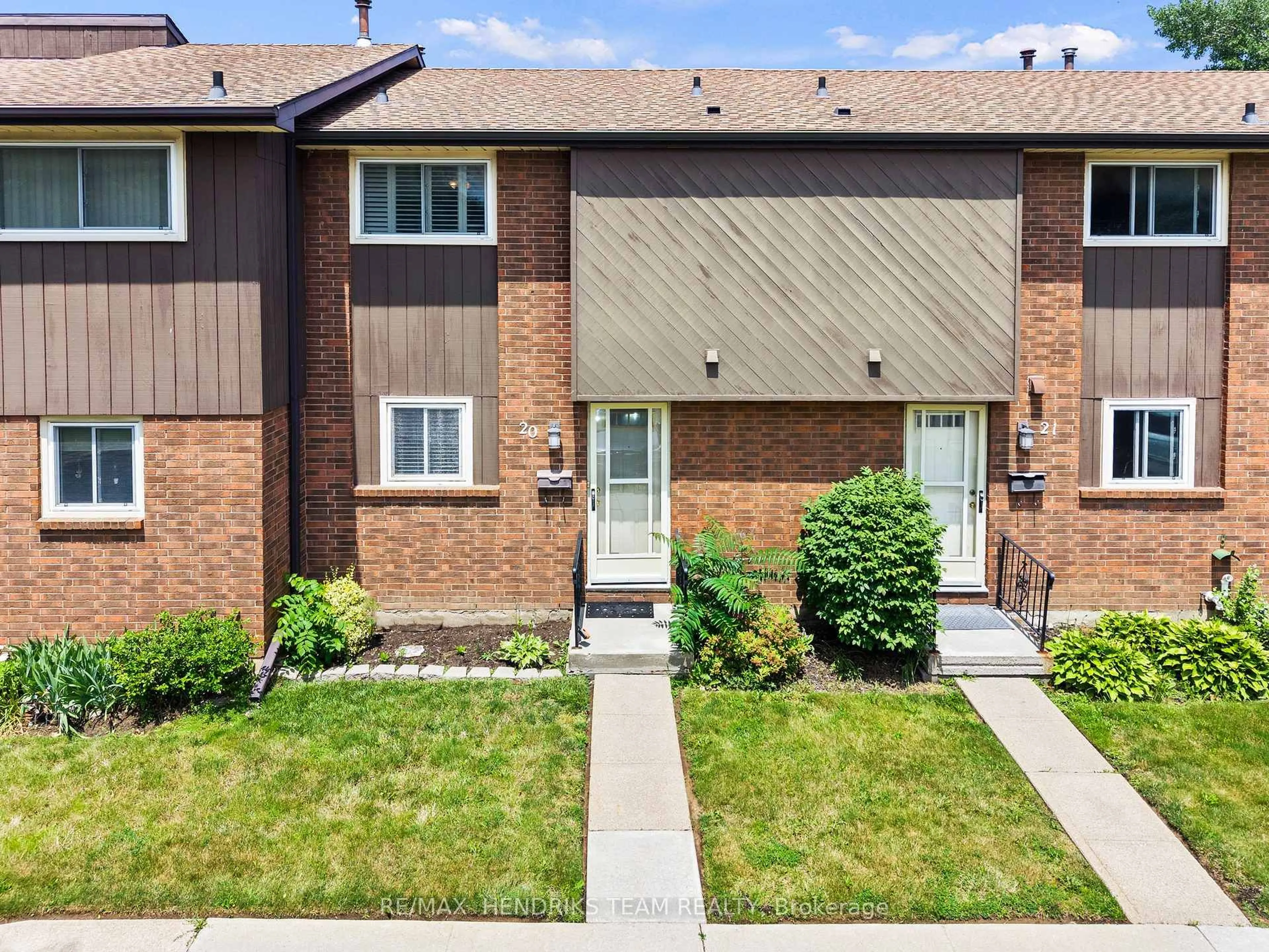 Unknown for 64 Forster St #20, St. Catharines Ontario L2N 6T5