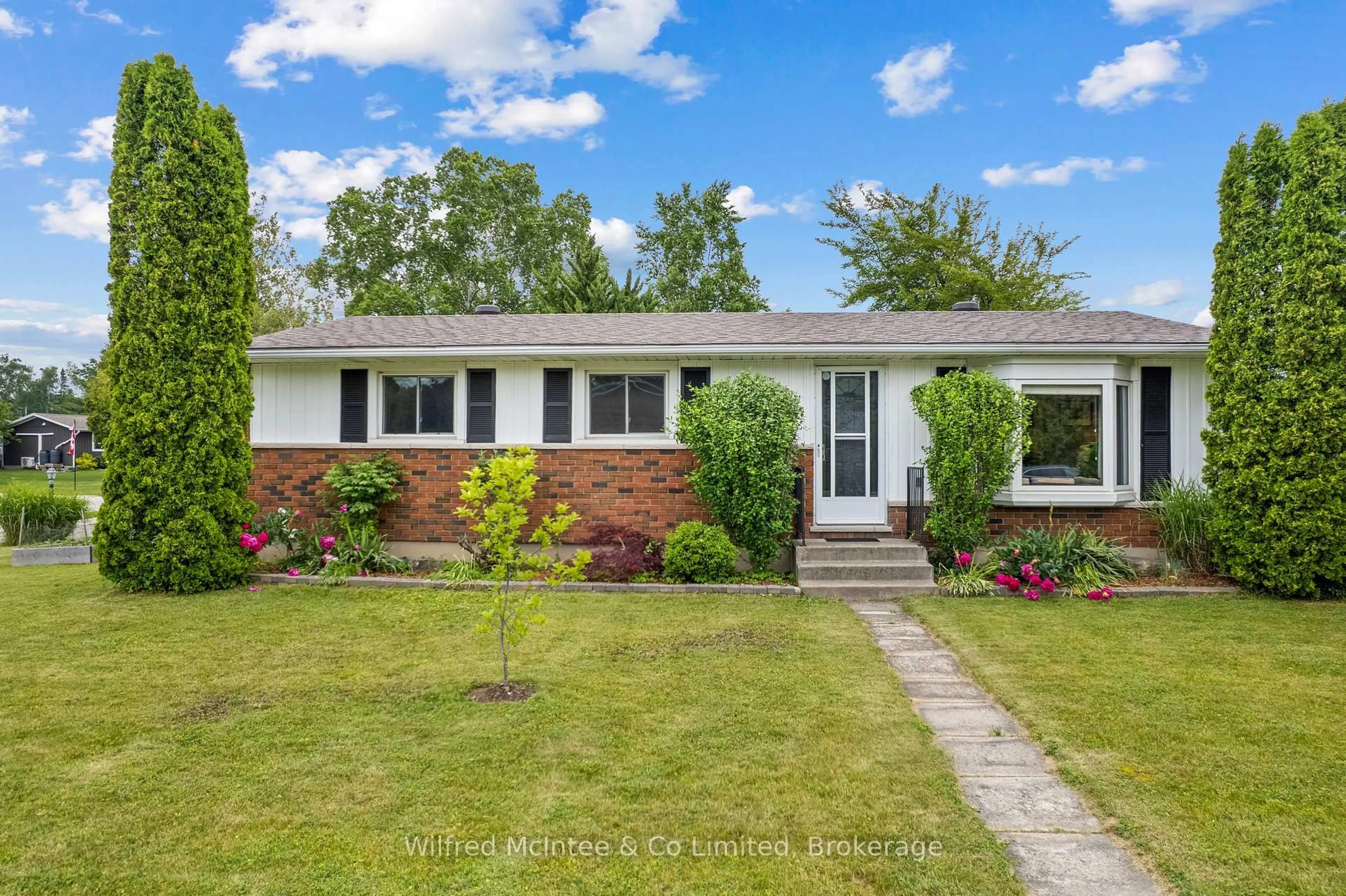 Unknown for 39 Inverlyn Cres, Kincardine Ontario N2Z 1J2
