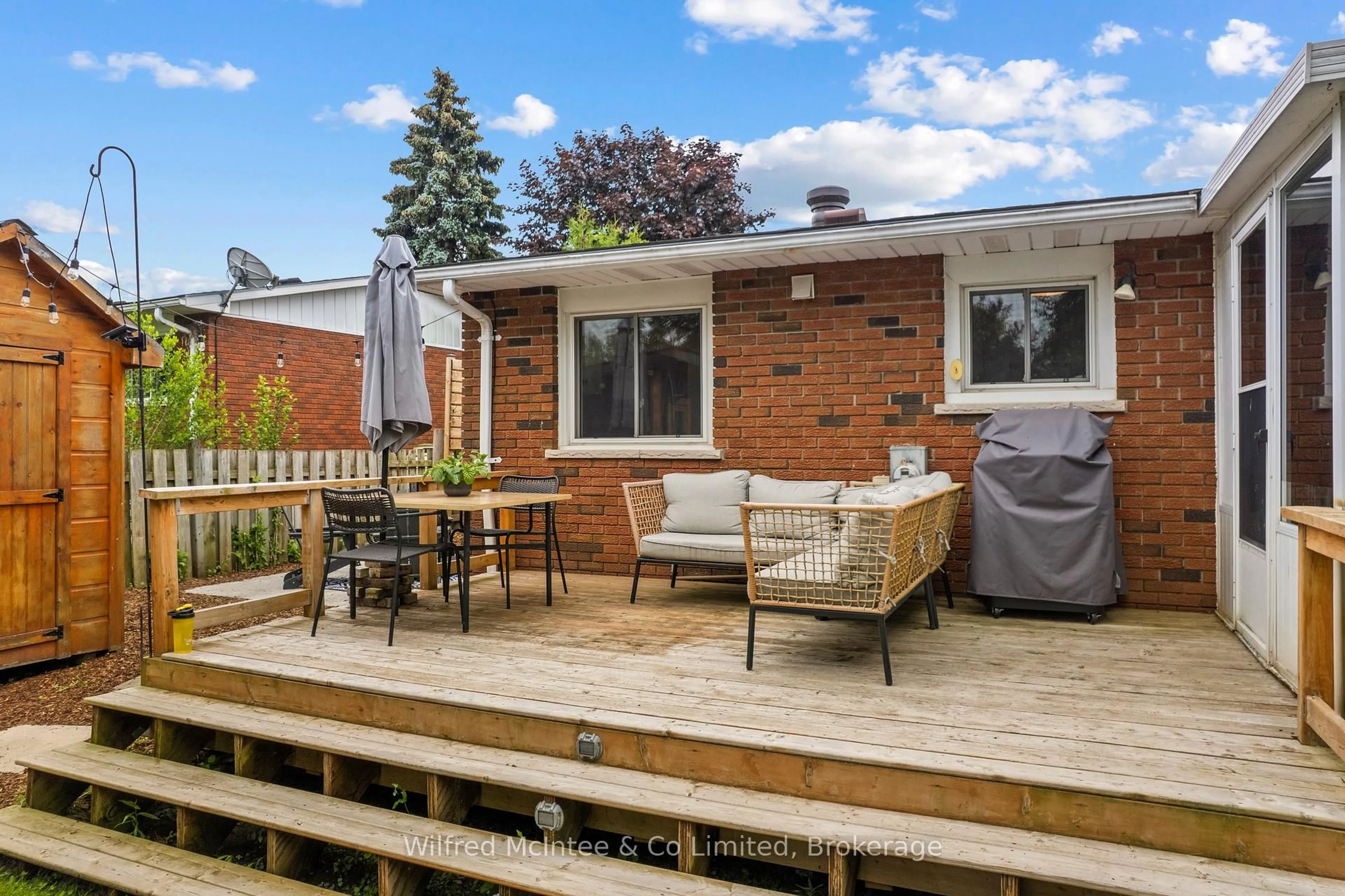 Patio, street for 39 Inverlyn Cres, Kincardine Ontario N2Z 1J2