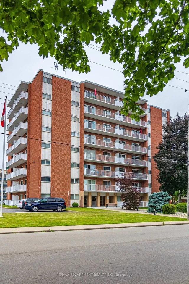 8 WOODMAN Dr #805, Hamilton 2