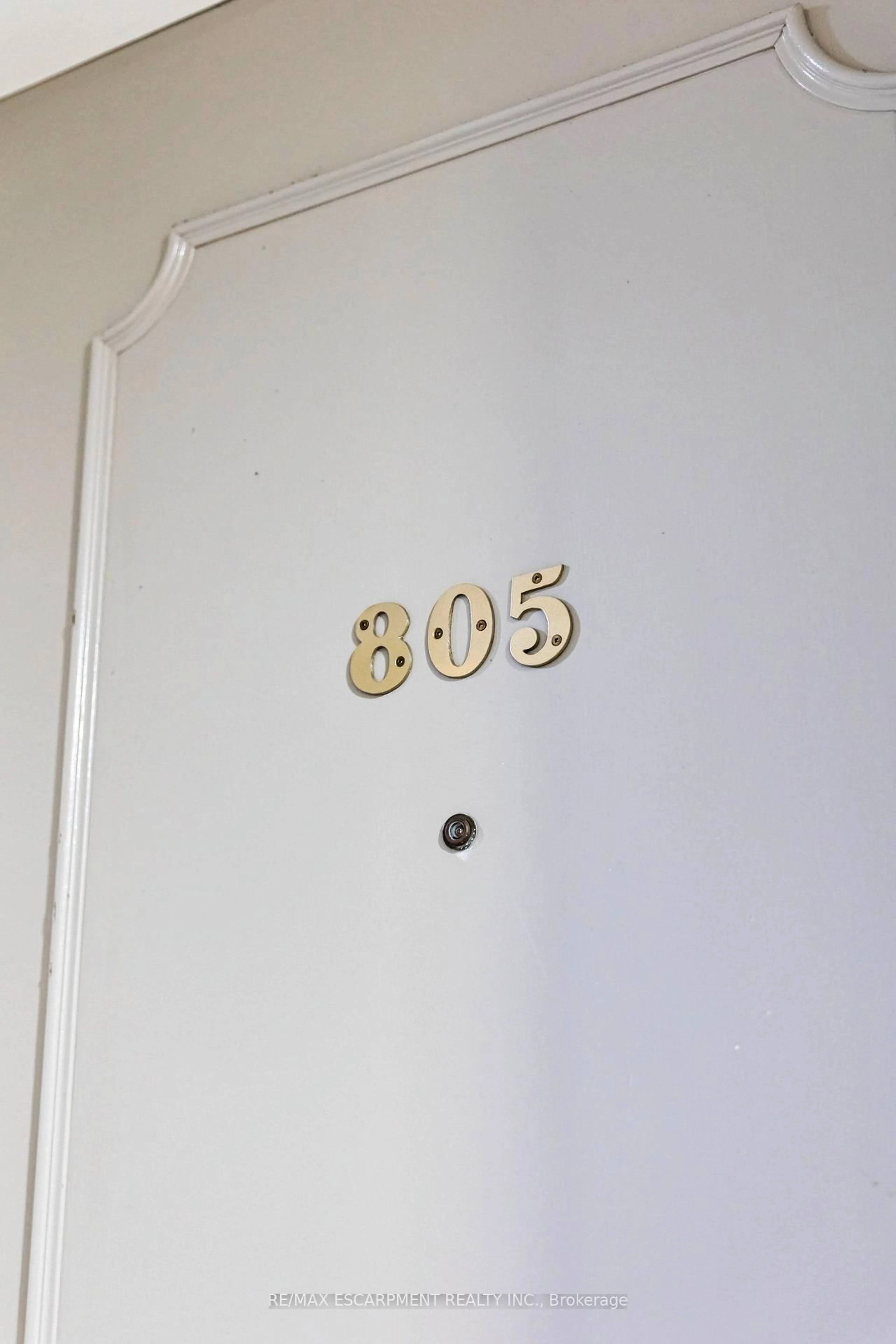 A pic of a room for 8 WOODMAN Dr #805, Hamilton Ontario L8K 4C9