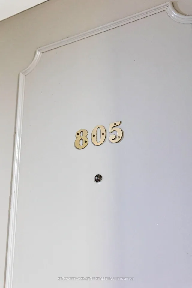 8 WOODMAN Dr #805, Hamilton 4