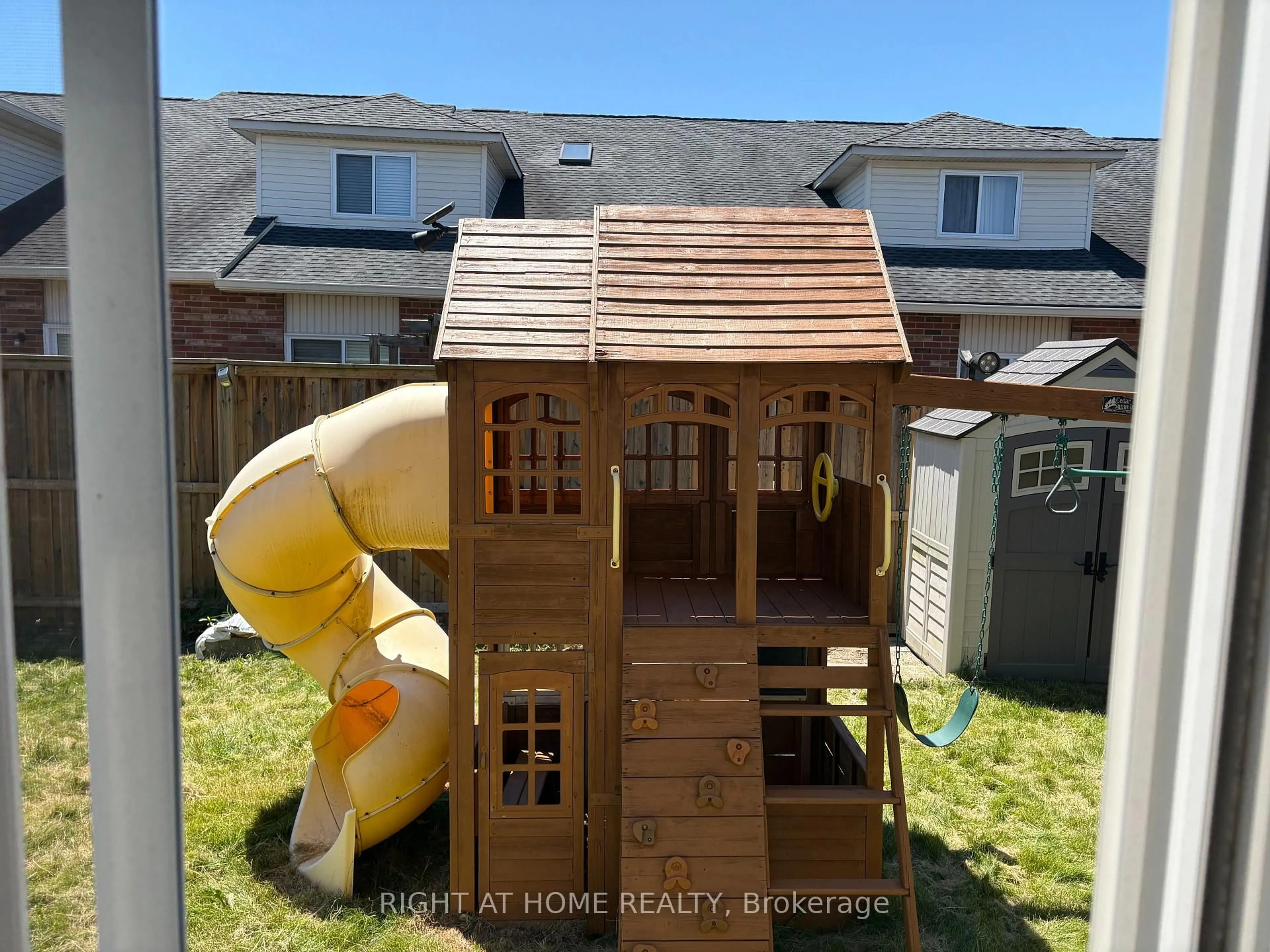 Shed for 63 Lupo Dr, Hamilton Ontario L8B 0V3
