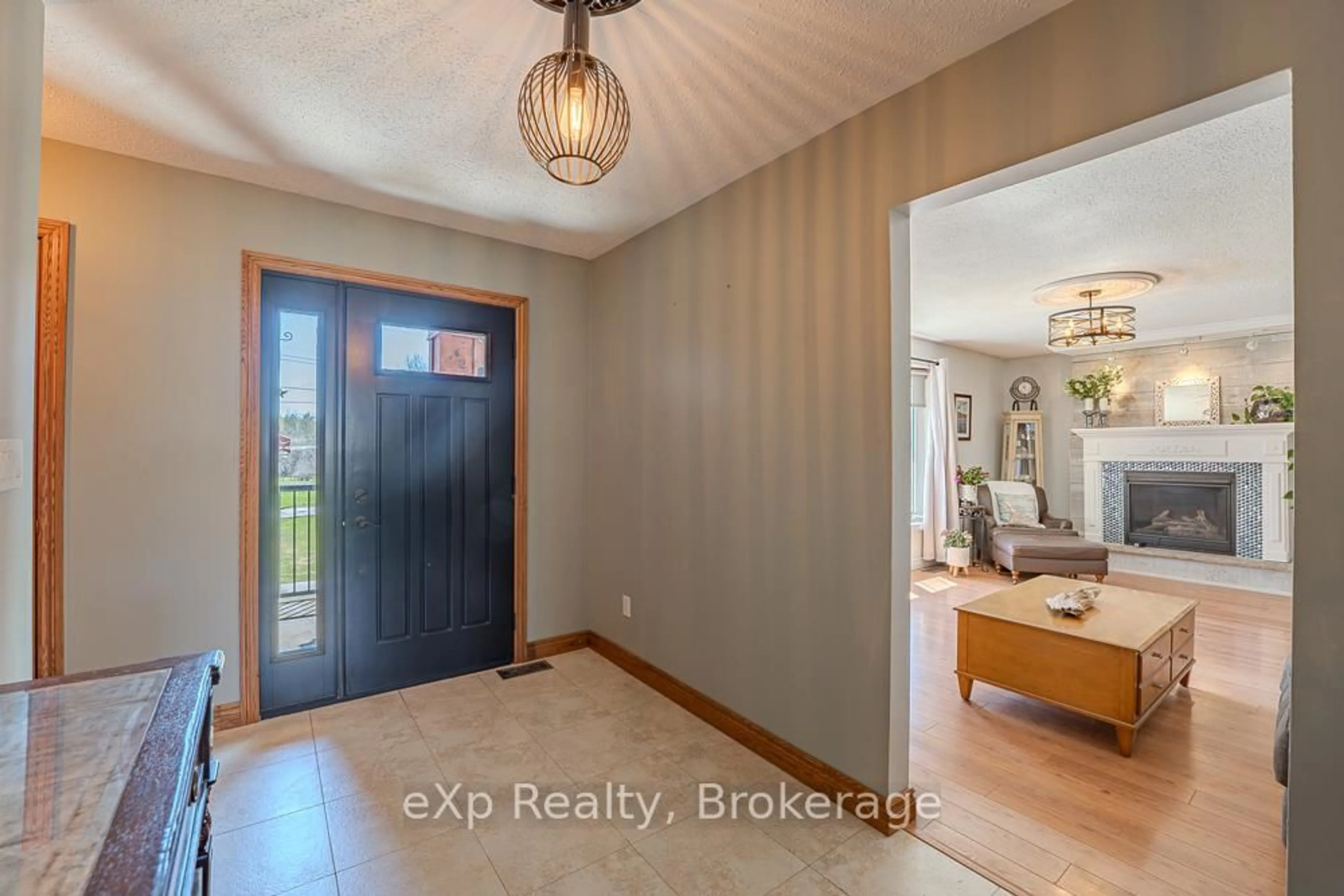 Indoor entryway for 670 Joynt St, Georgian Bluffs Ontario N0H 2K0