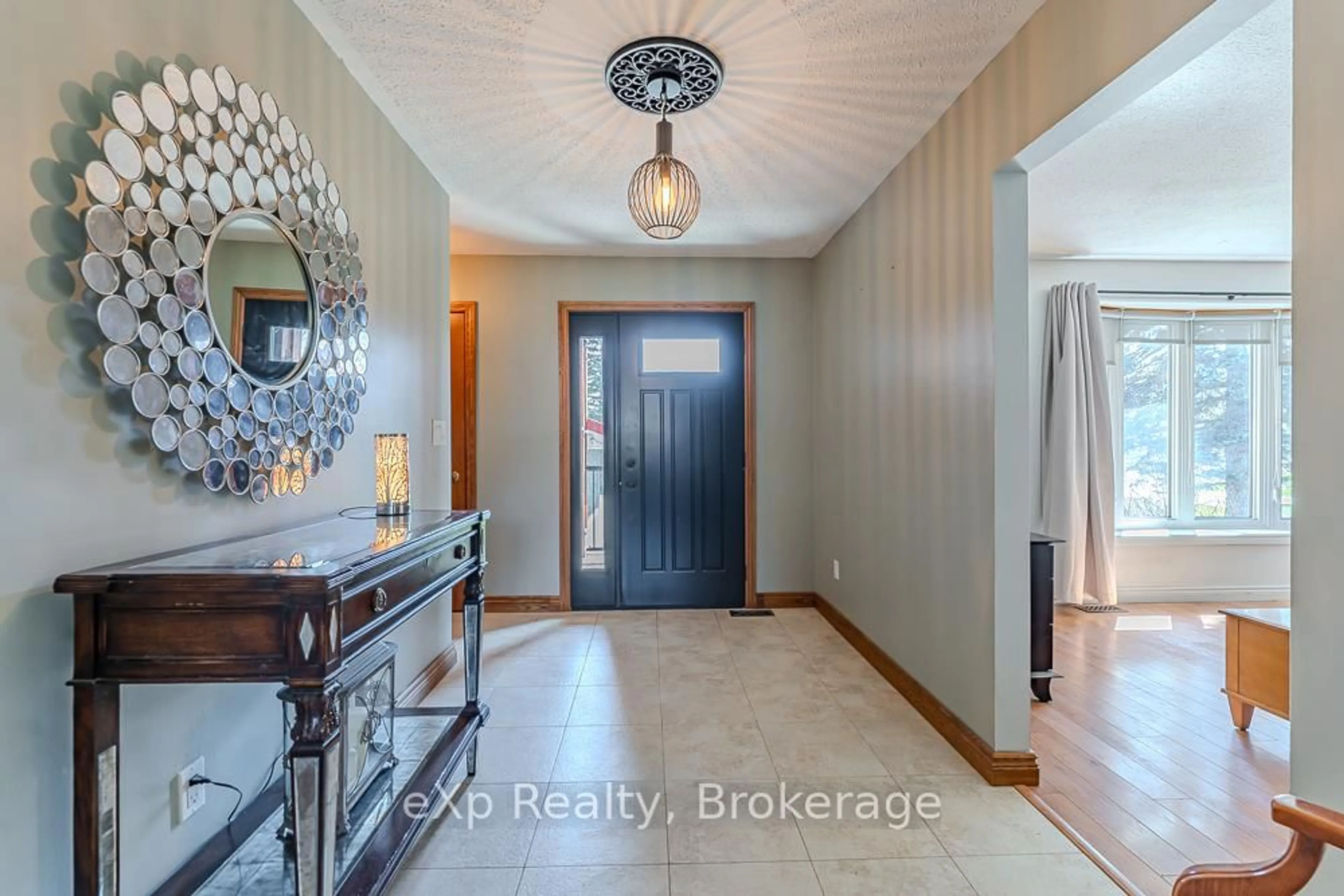 Indoor entryway for 670 Joynt St, Georgian Bluffs Ontario N0H 2K0