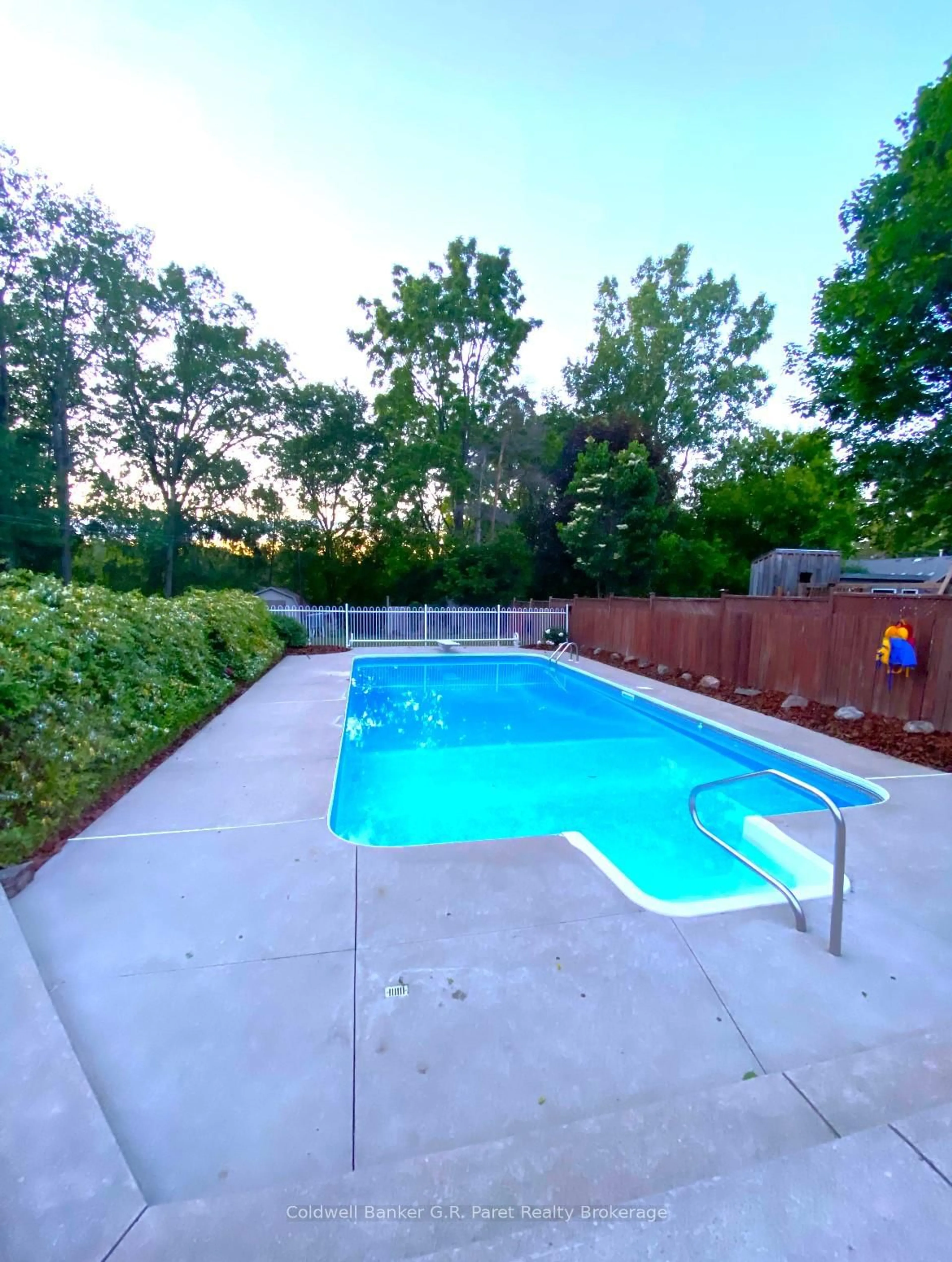 Pool for 28 Wellington St, Norwich Ontario N0J 1R0