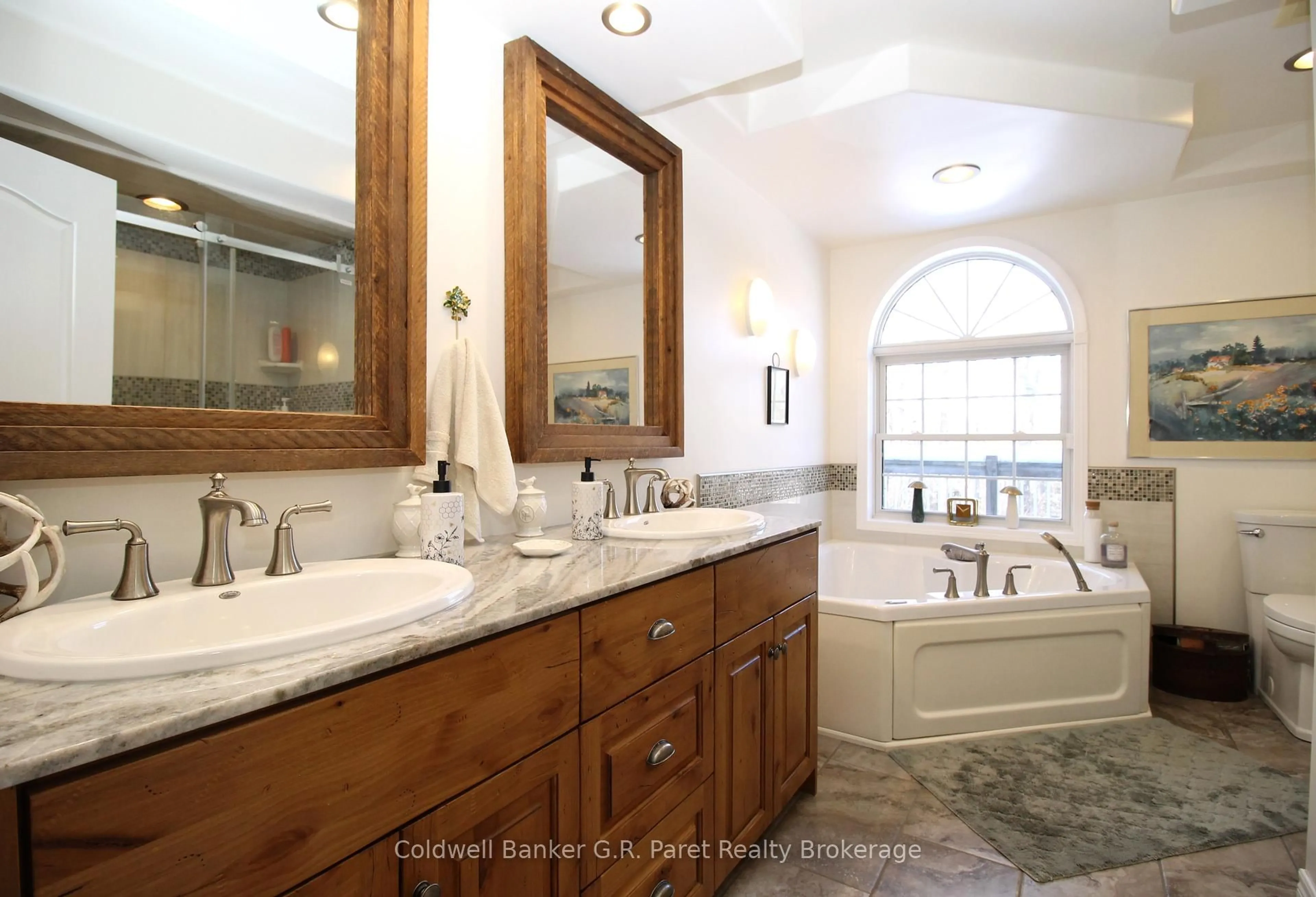 Contemporary bathroom, ceramic/tile floor for 28 Wellington St, Norwich Ontario N0J 1R0