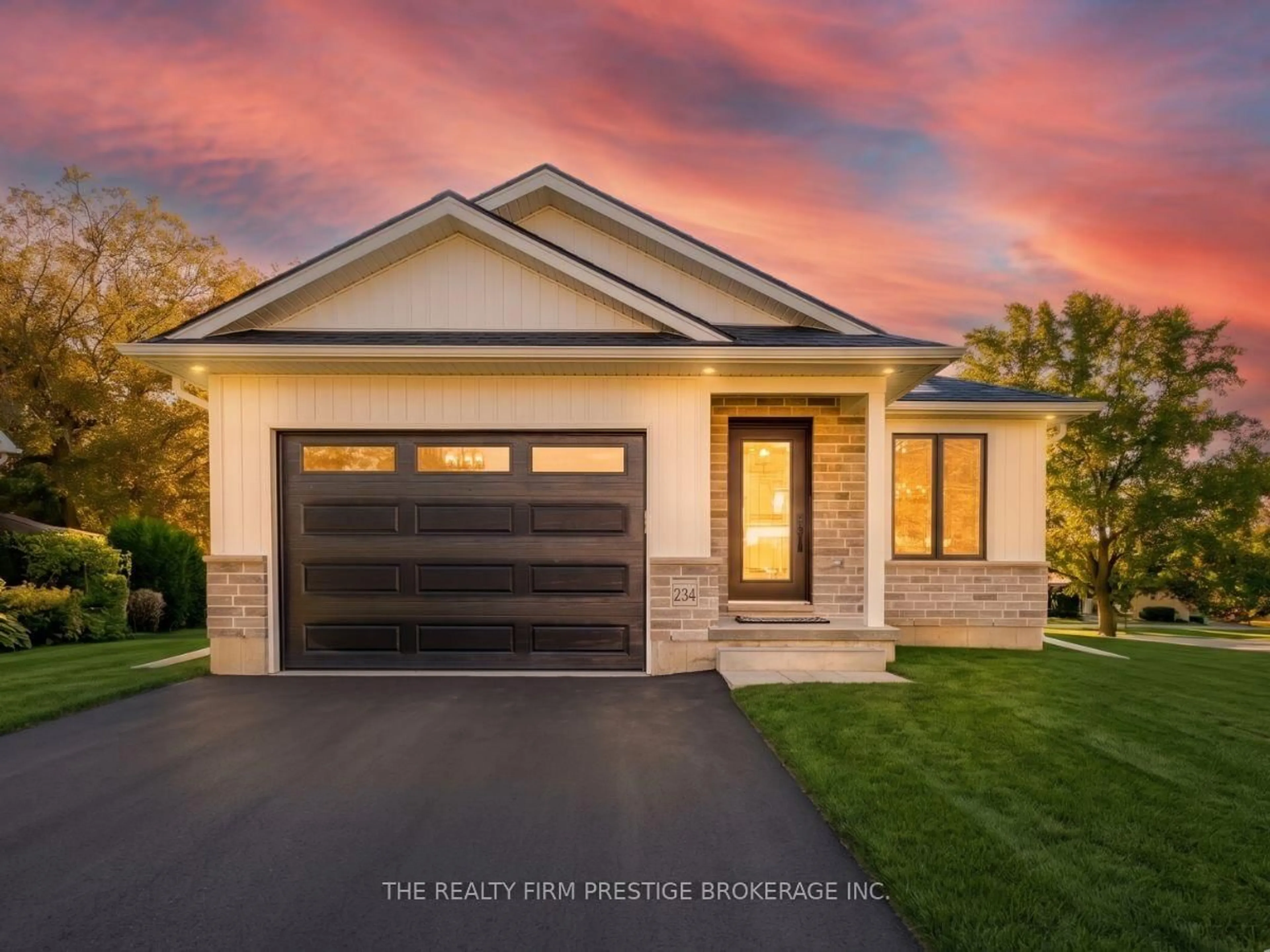 Unknown for 32 Broadway Ave, Chatham-Kent Ontario N0P 2C0