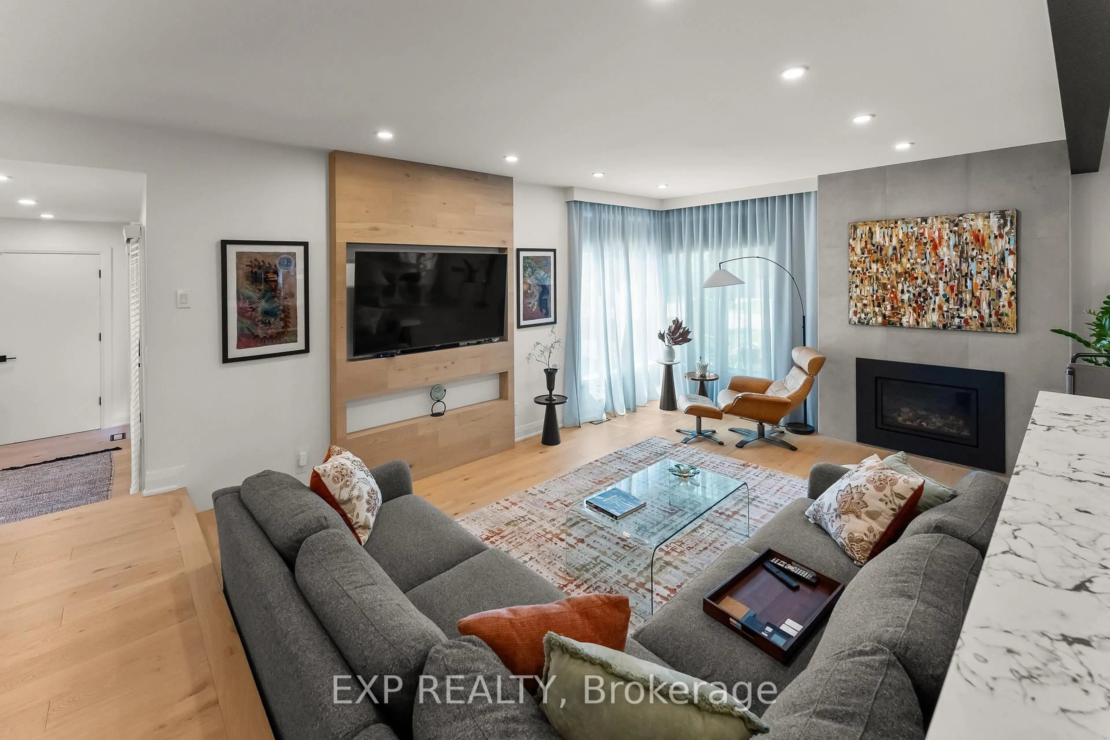 Living room with furniture, unknown for 23 The Cedars St, St. Catharines Ontario L2M 6M9