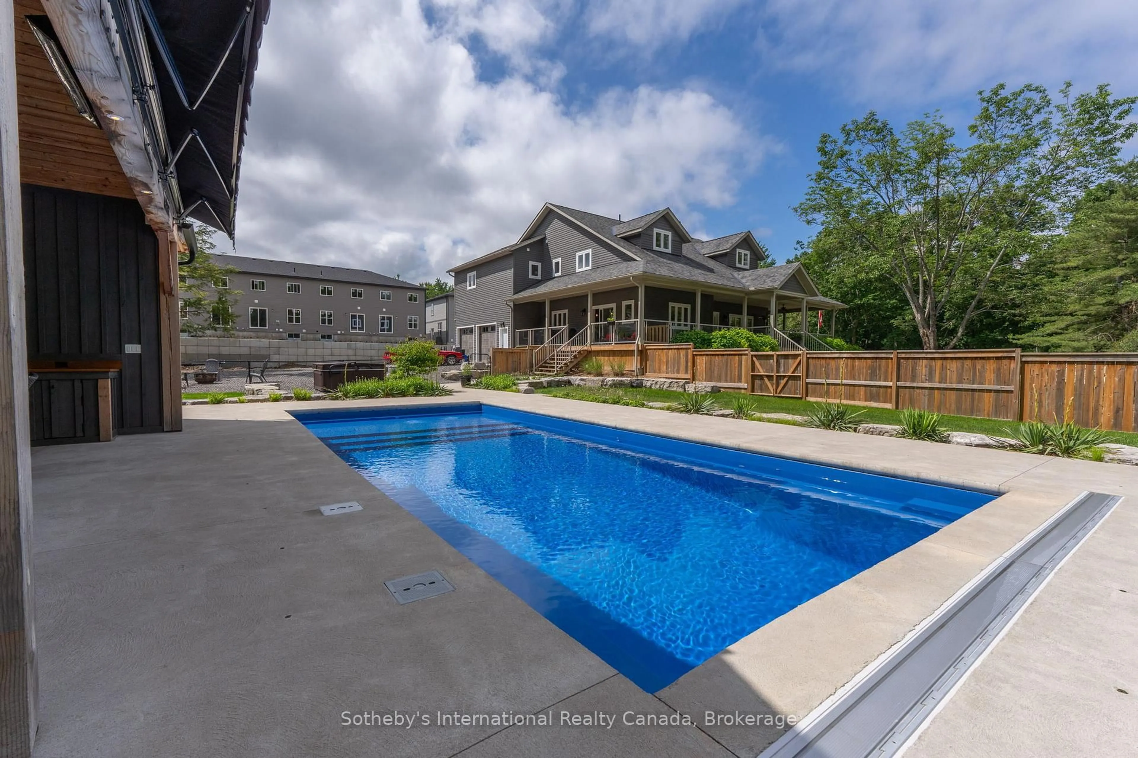 Pool for 145 Blanchard St, Gravenhurst Ontario P1P 1B1
