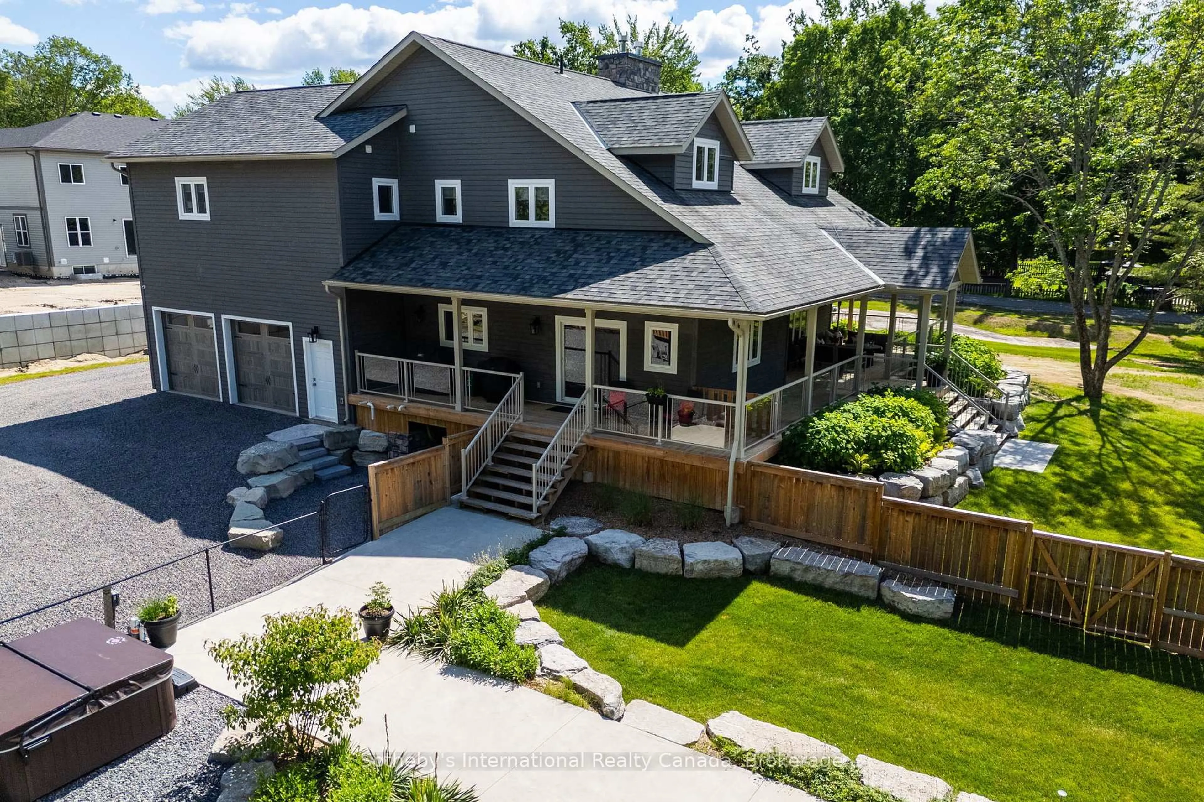 A pic from outside/outdoor area/front of a property/back of a property/a pic from drone, street for 145 Blanchard St, Gravenhurst Ontario P1P 1B1