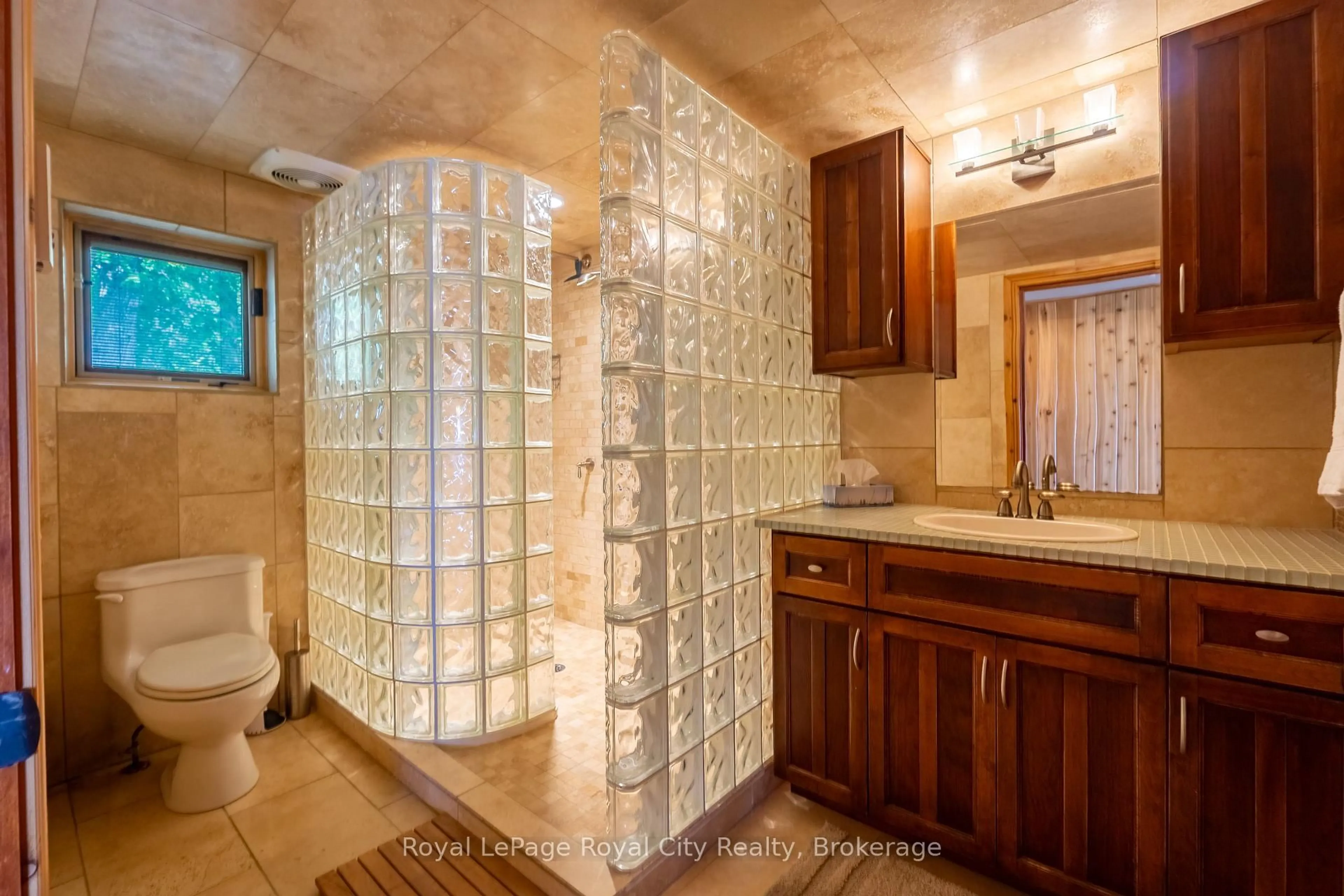 Standard bathroom, ceramic/tile floor for 584 Warner Bay Rd, Northern Bruce Peninsula Ontario N0H 2R0