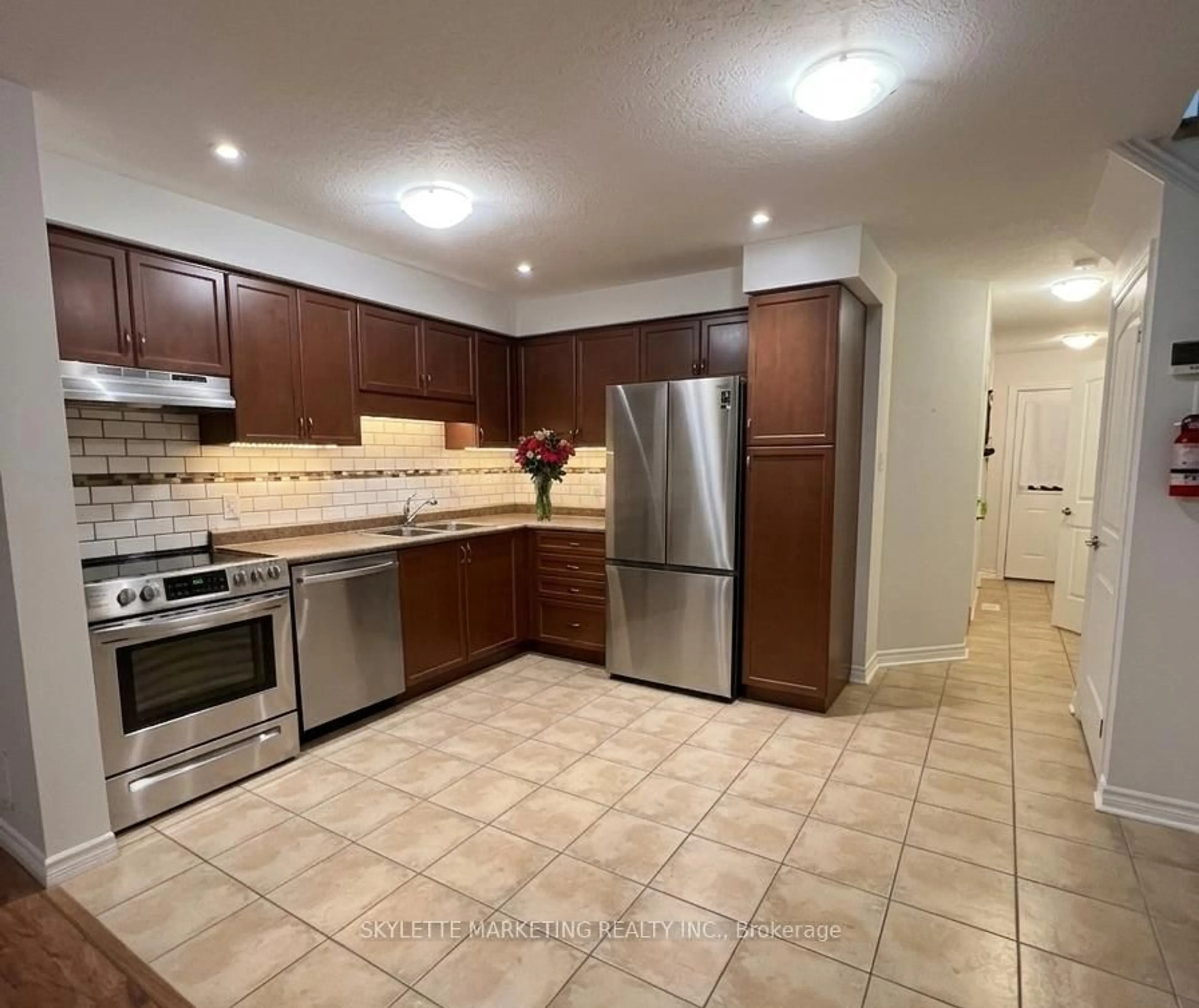 Standard kitchen, ceramic/tile floor for 24 Lambeth Way, Guelph Ontario N1L 0H1