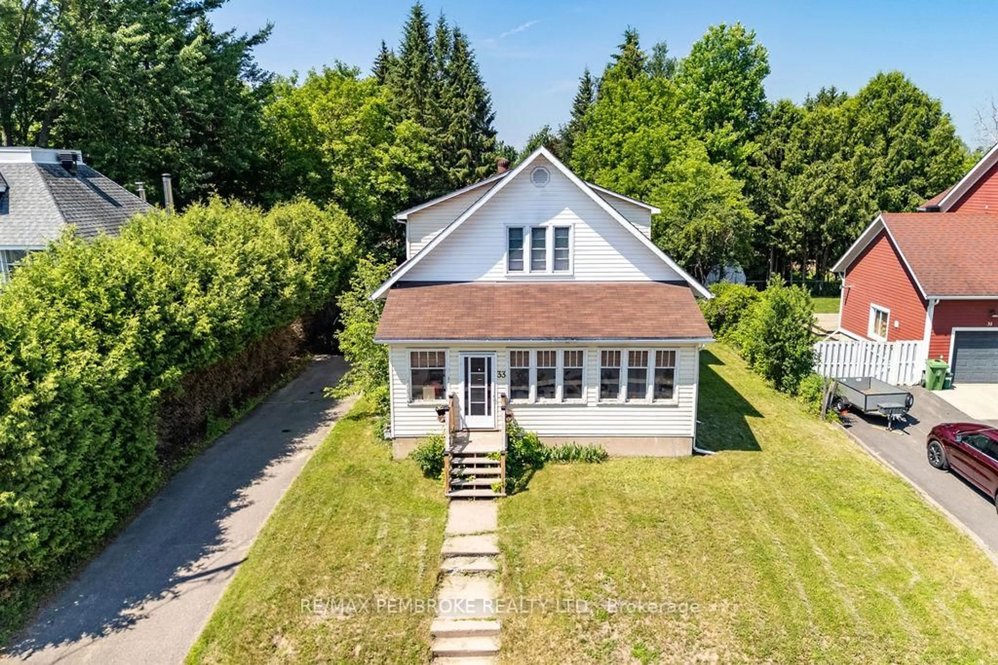 A pic from outside/outdoor area/front of a property/back of a property/a pic from drone, unknown for 33 Doran Rd, Petawawa Ontario K8H 1R1