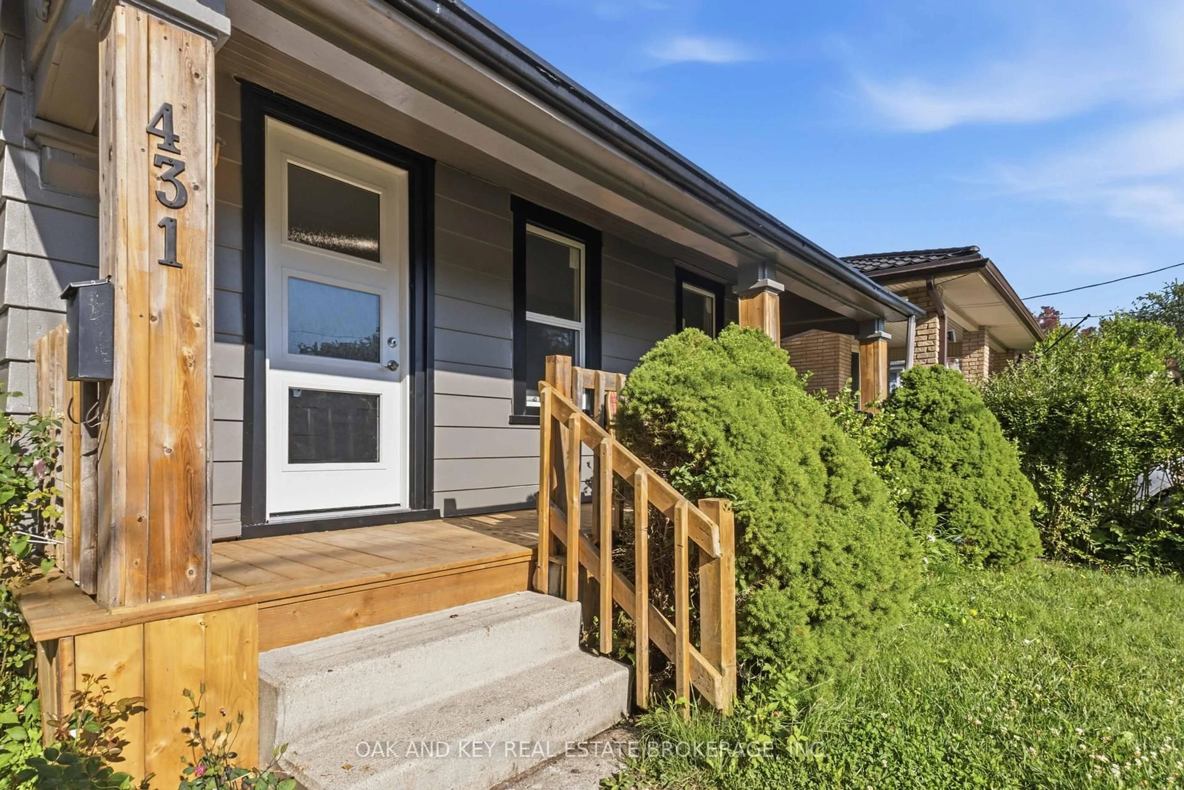 Home with vinyl exterior material, street for 431 Burdick Pl, London East Ontario N5W 4P4