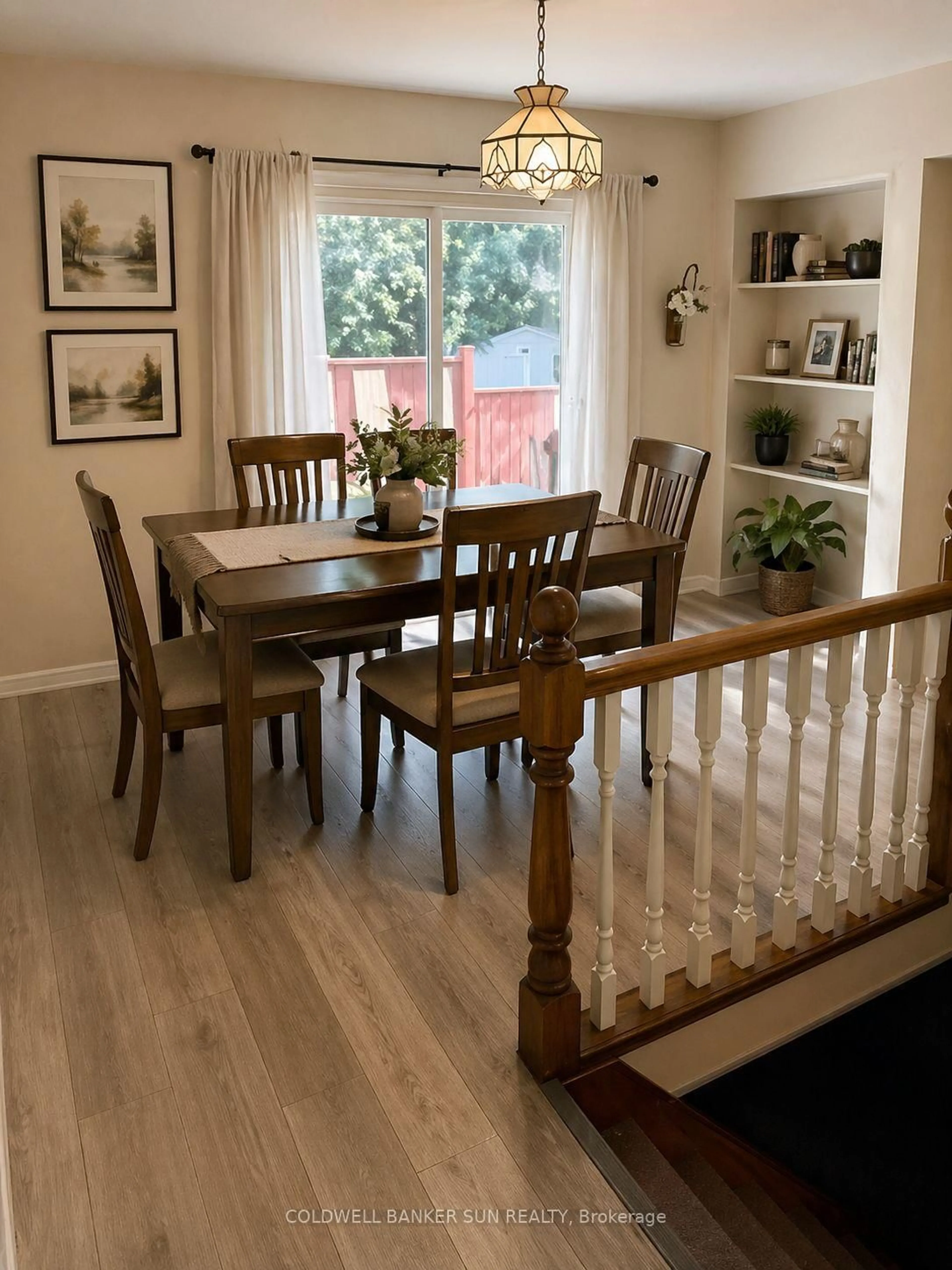 Dining room, wood/laminate floor for 500 Canterbury St, Woodstock Ontario N4S 4K7