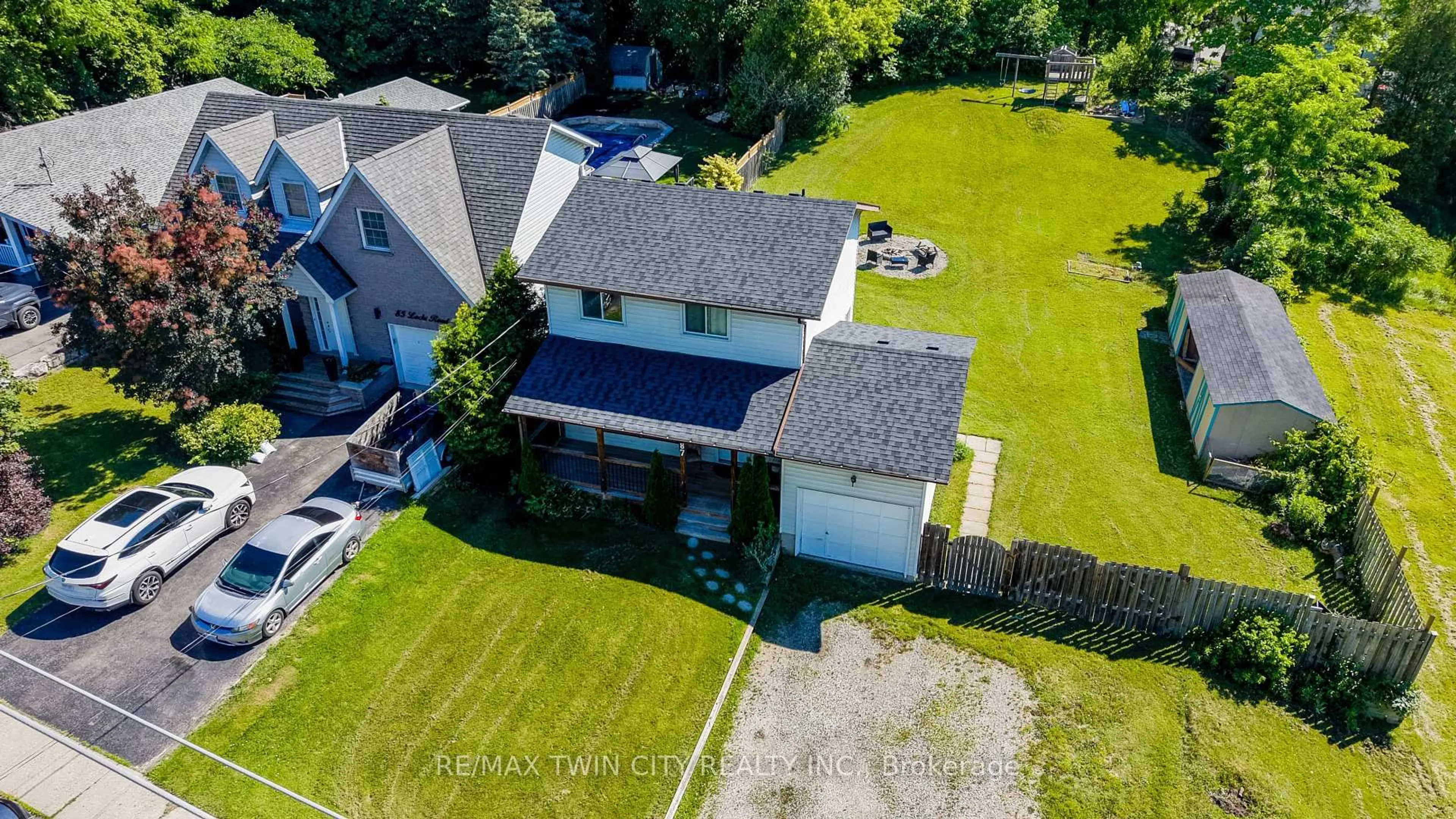A pic from outside/outdoor area/front of a property/back of a property/a pic from drone, street for 87 Locks Rd, Brantford Ontario N3S 7L9