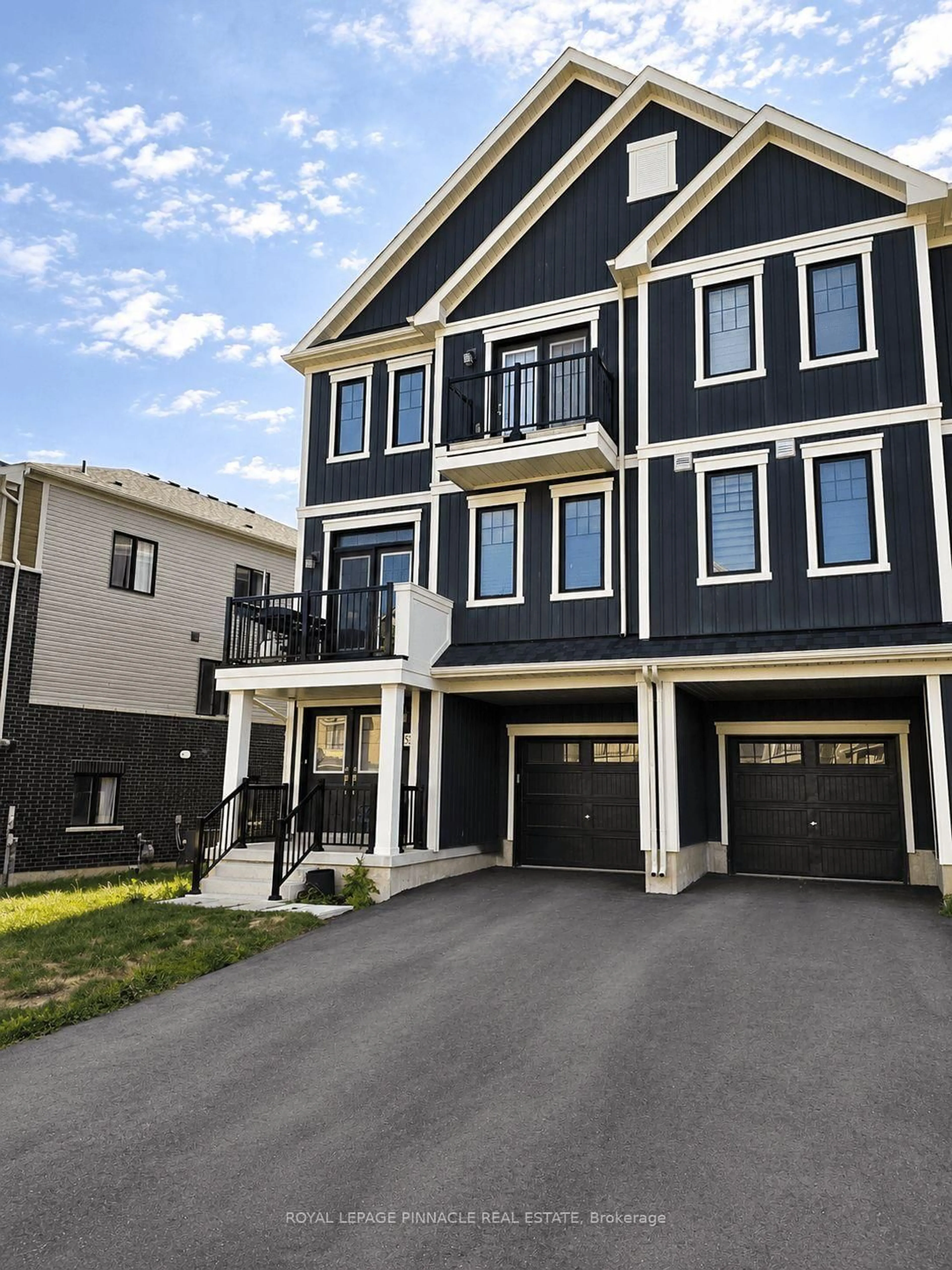 Home with vinyl exterior material, street for 52 Norwich Cres, Haldimand Ontario N3W 0J4
