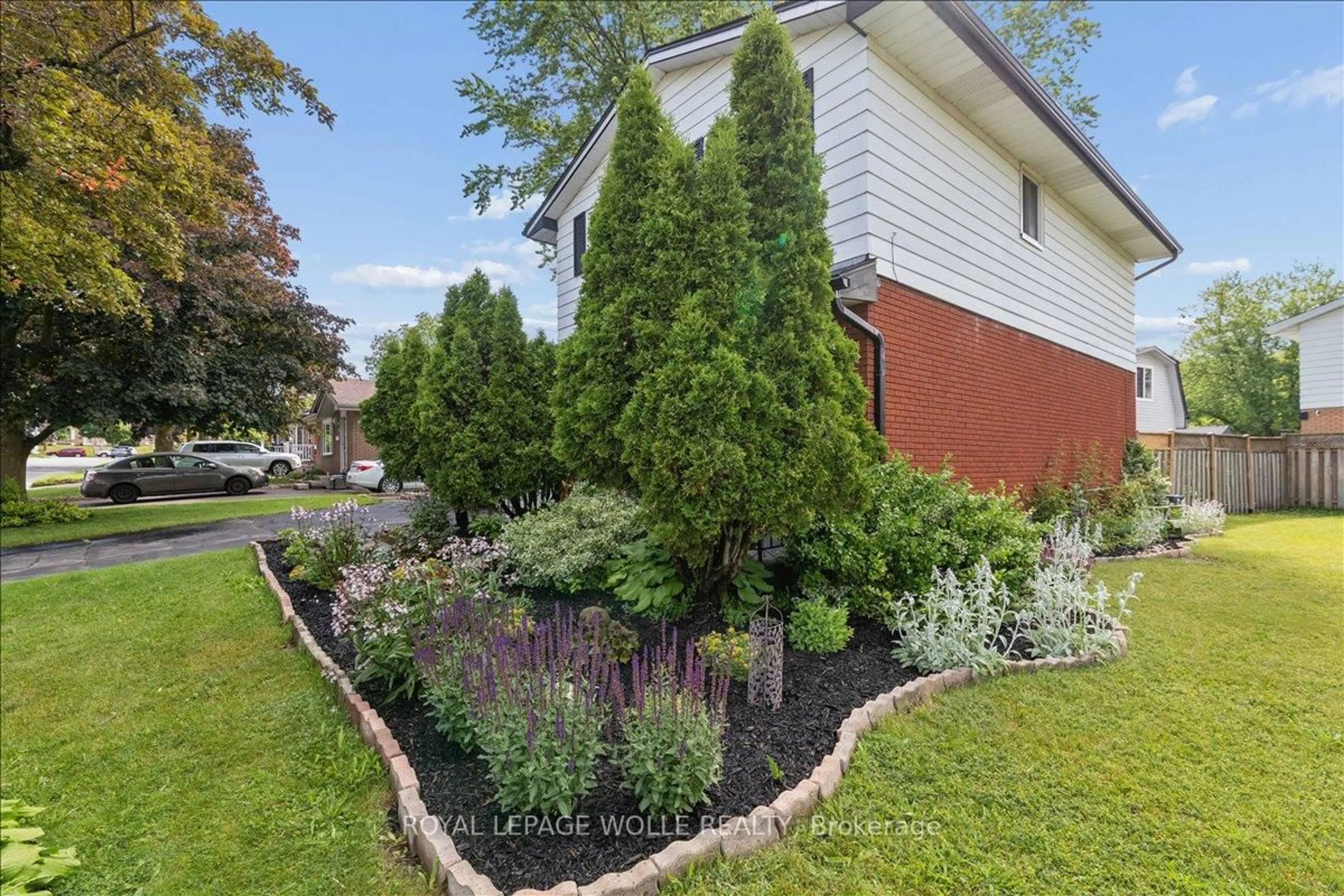 Unknown for 45 Arrowhead Cres, Kitchener Ontario N2P 1C1