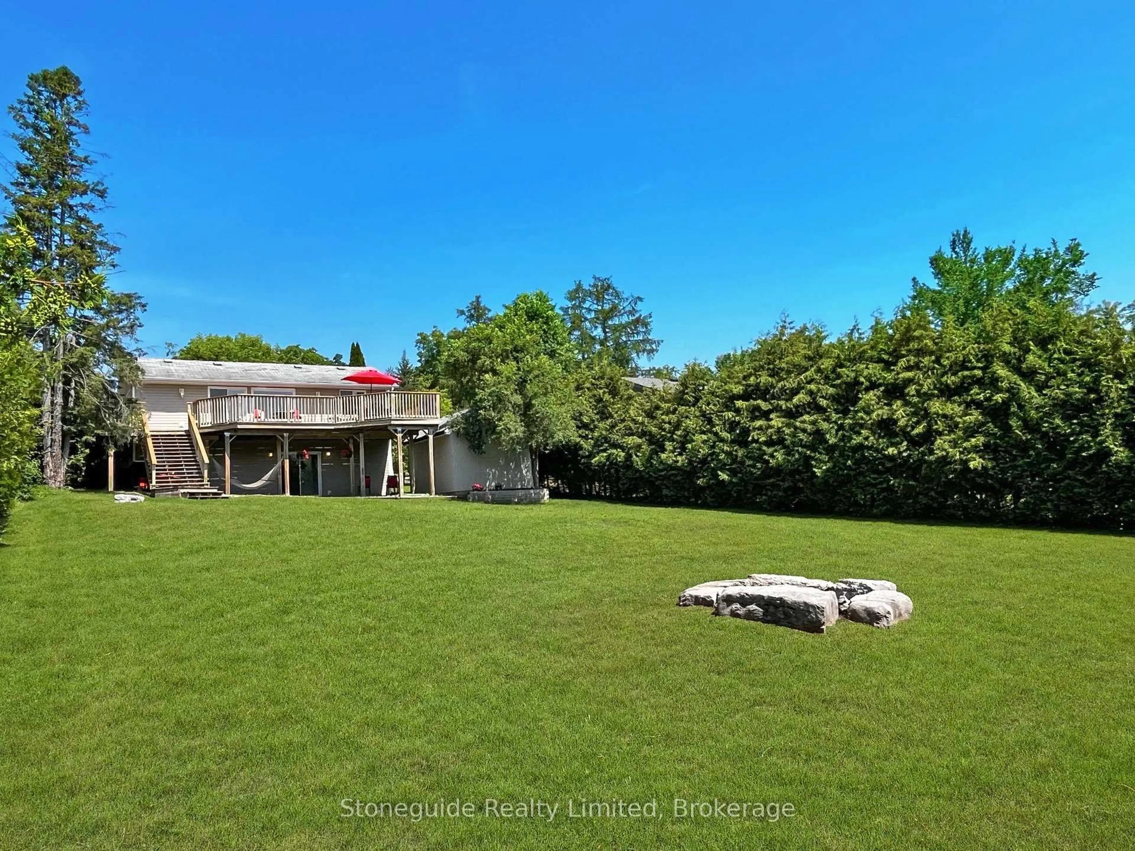 A pic from outside/outdoor area/front of a property/back of a property/a pic from drone, unknown for 154 Maryland Dr, Selwyn Ontario K9J 6X3