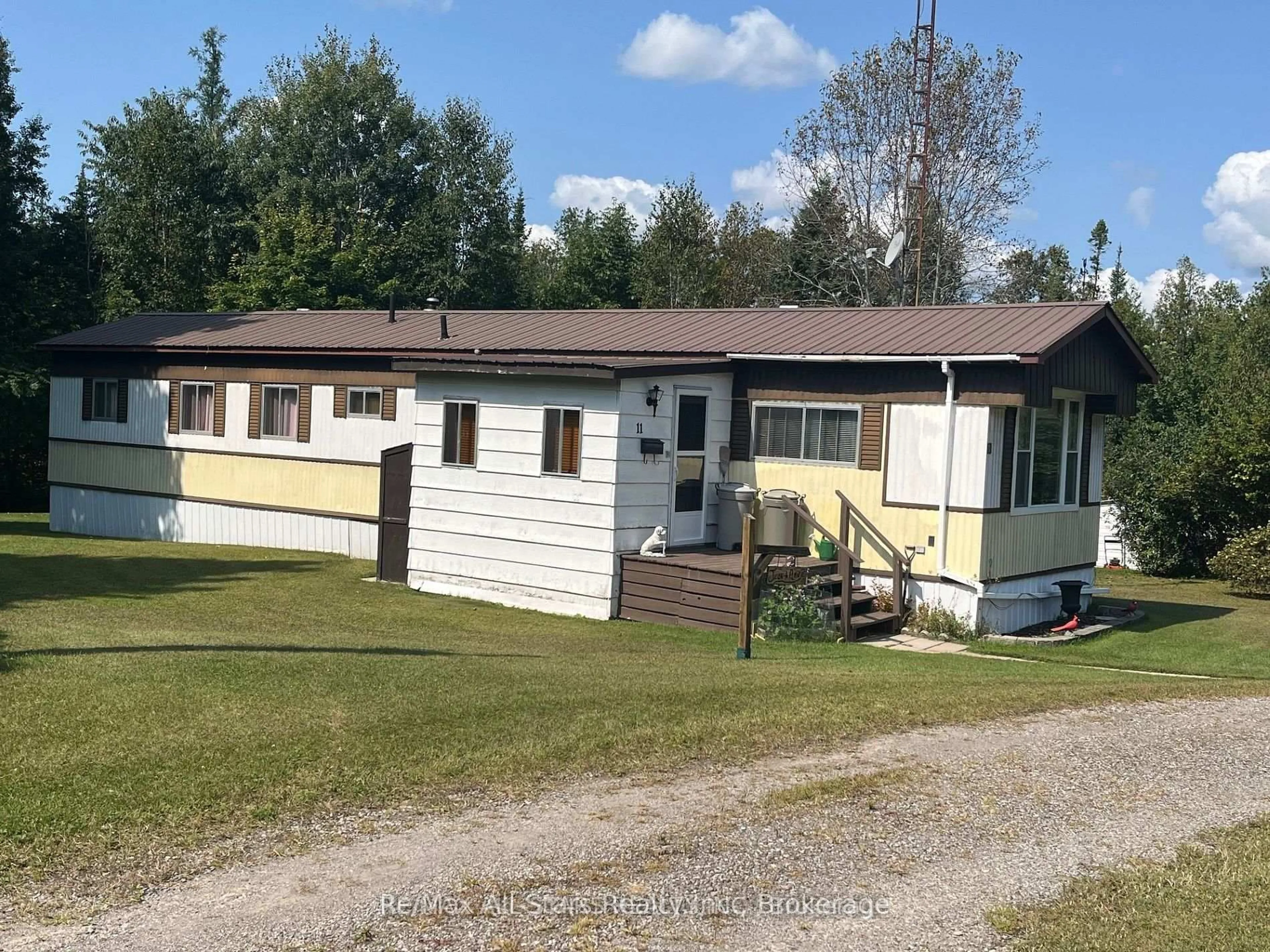 A pic from outside/outdoor area/front of a property/back of a property/a pic from drone, building for 11 Beverly Rd, Kawartha Lakes Ontario L0B 1K0