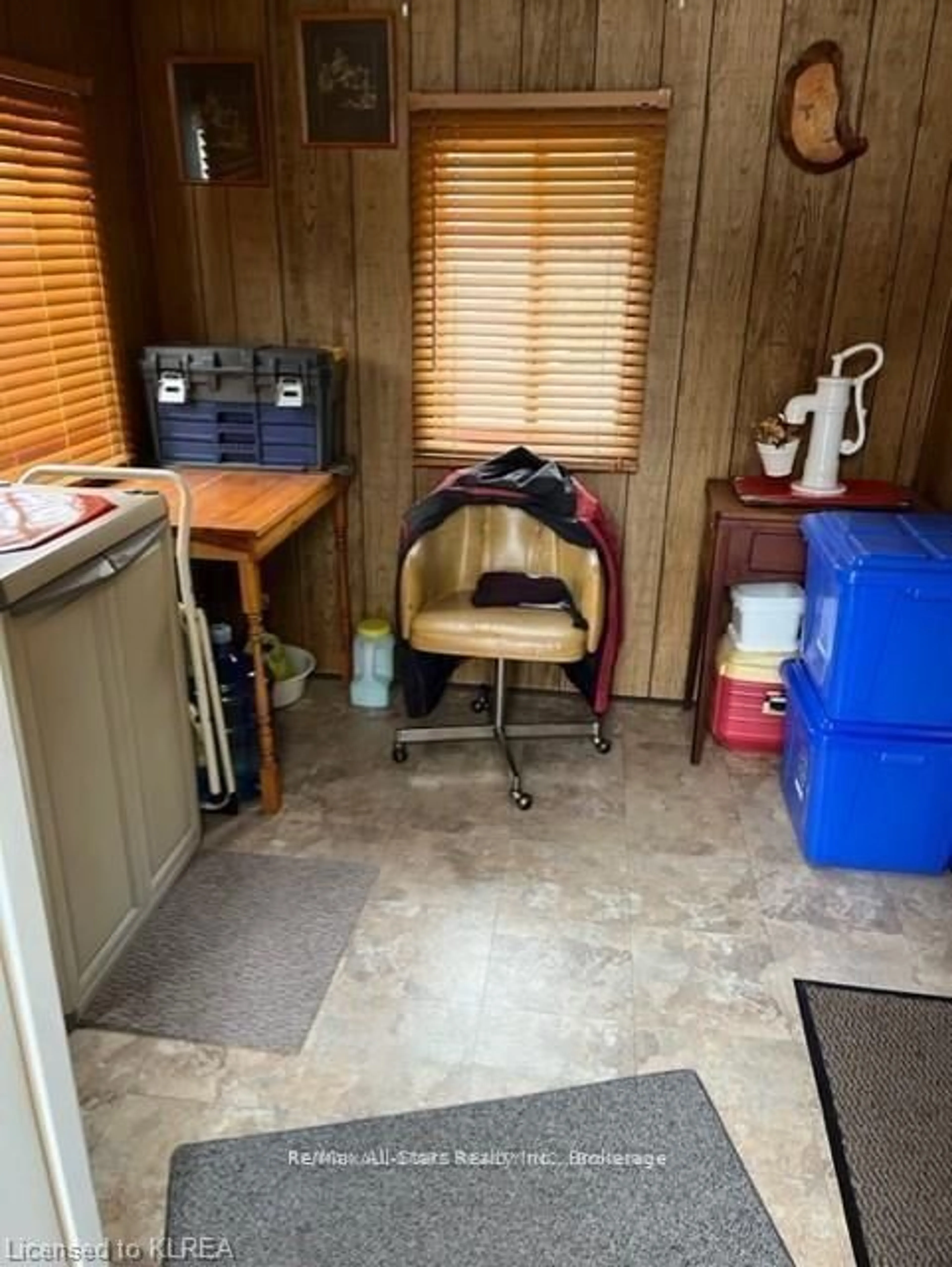 A pic of a room for 11 Beverly Rd, Kawartha Lakes Ontario L0B 1K0