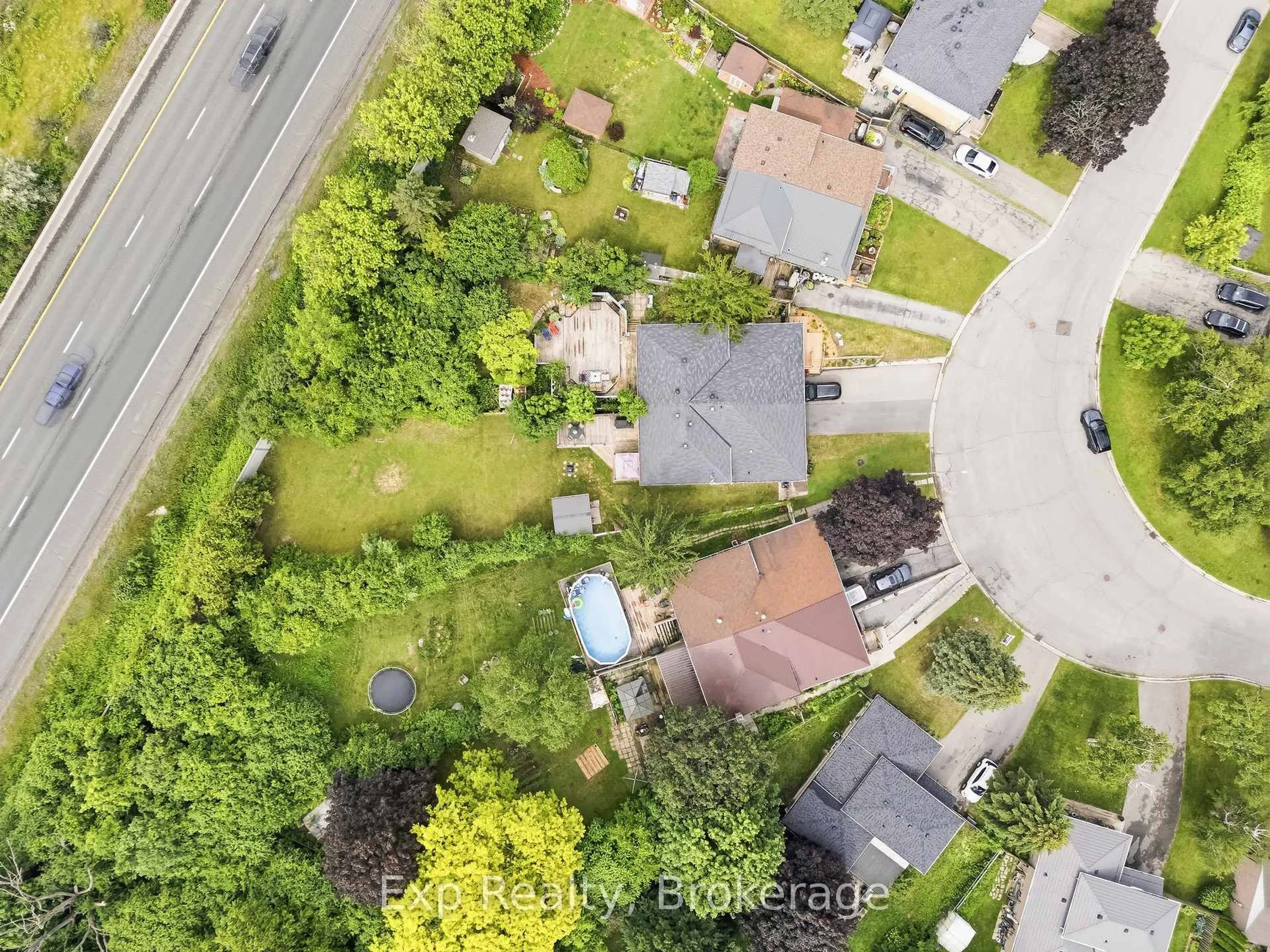 A pic from outside/outdoor area/front of a property/back of a property/a pic from drone, street for 58A Crossley Dr, Port Hope Ontario L1A 3T5