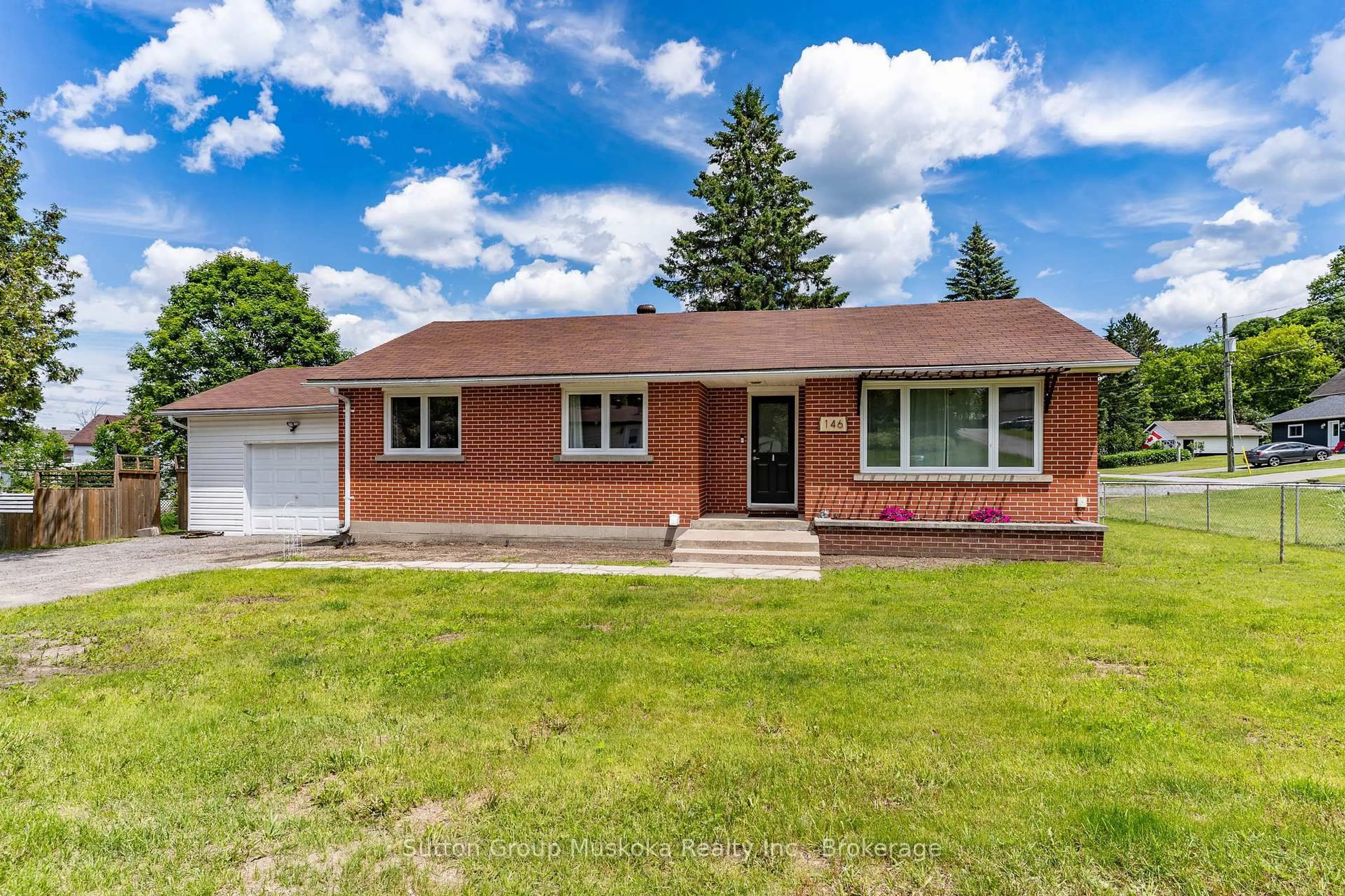Home with brick exterior material, street for 146 Simpson St, Burk's Falls Ontario P0A 1C0