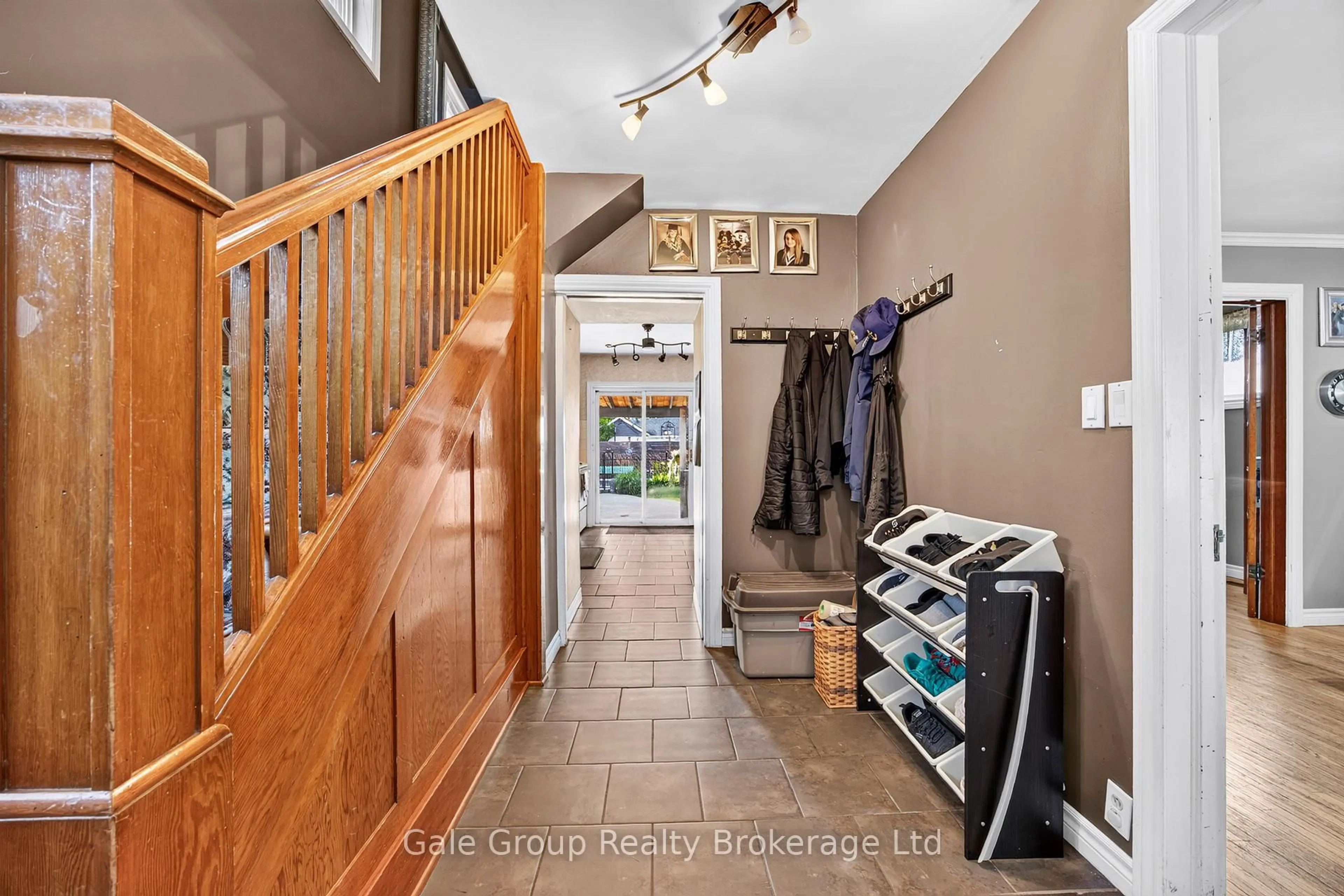 Indoor entryway for 7 Fidler Ave, Woodstock Ontario N4S 7J1