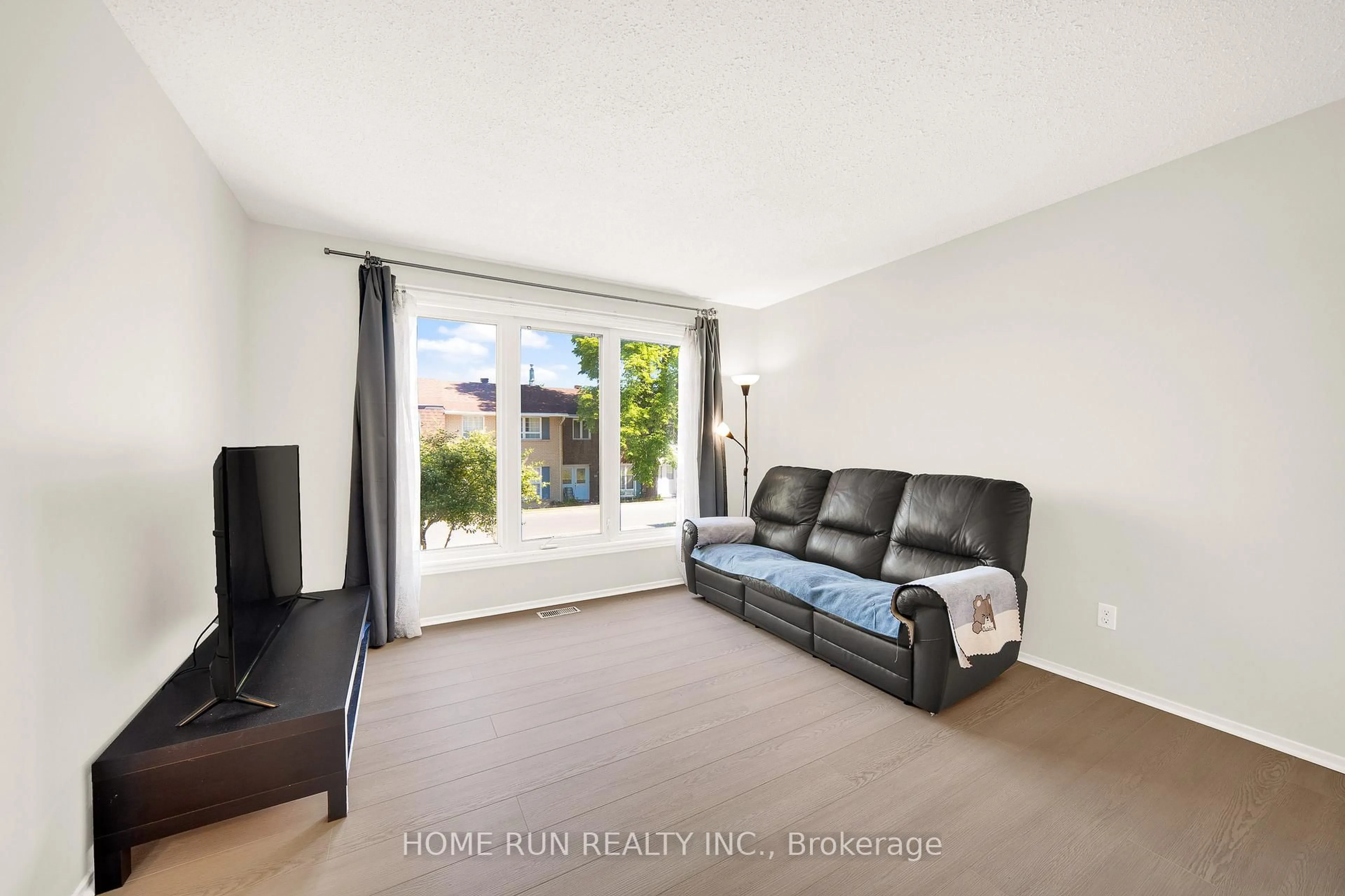 Living room with furniture, unknown for 2111 Montreal Rd #4, Ottawa Ontario K1J 8M8