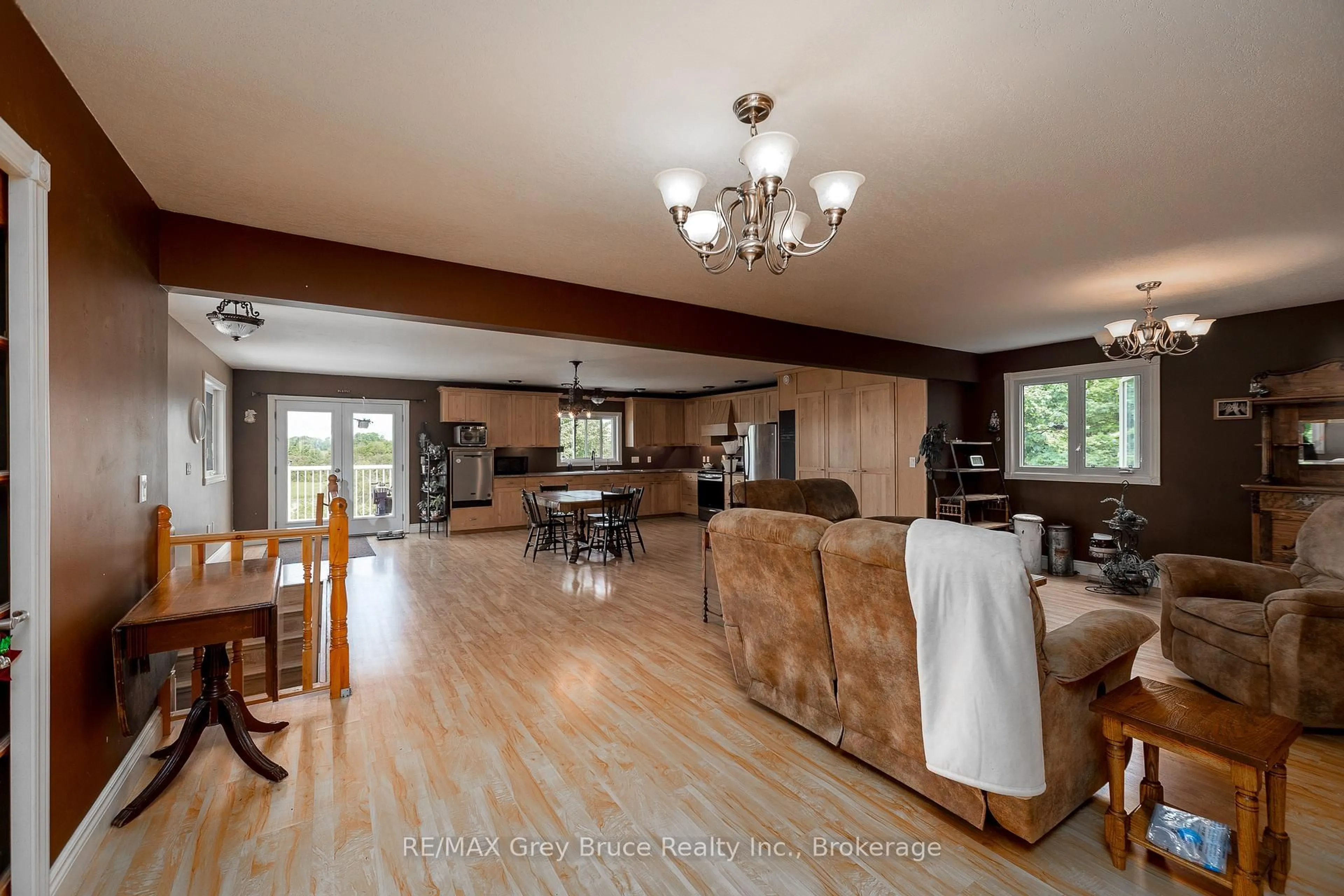 Open concept kitchen, wood/laminate floor for 114 Victoria St, Chatsworth Ontario N0H 2S0