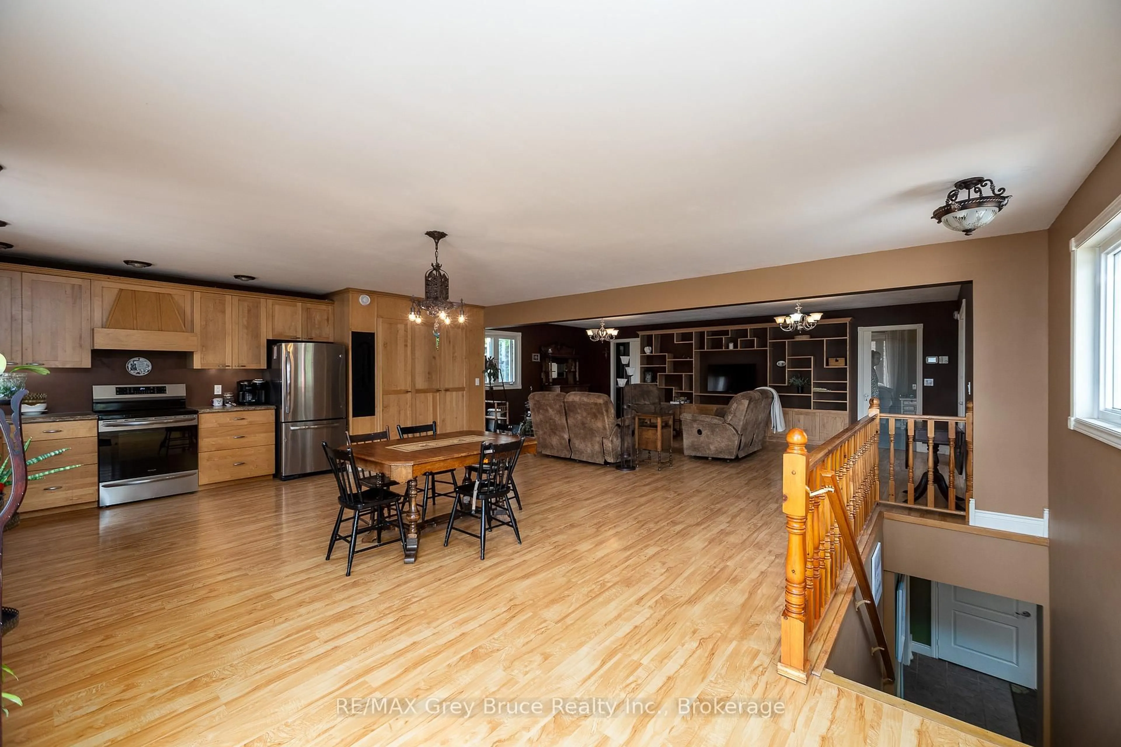 Open concept kitchen, wood/laminate floor for 114 Victoria St, Chatsworth Ontario N0H 2S0