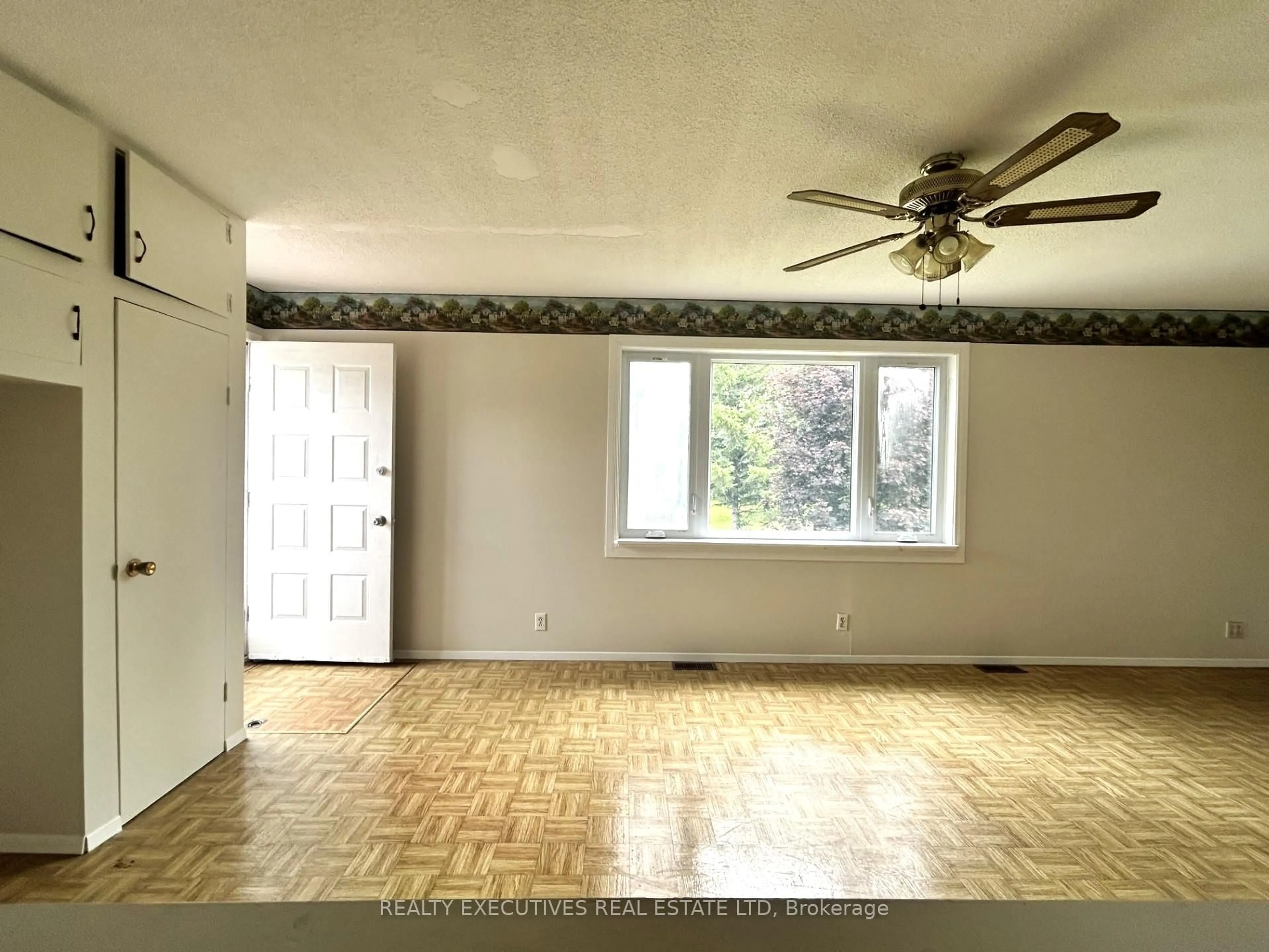 A pic of a room for 11478 Van Camp Rd, North Dundas Ontario K0C 2K0