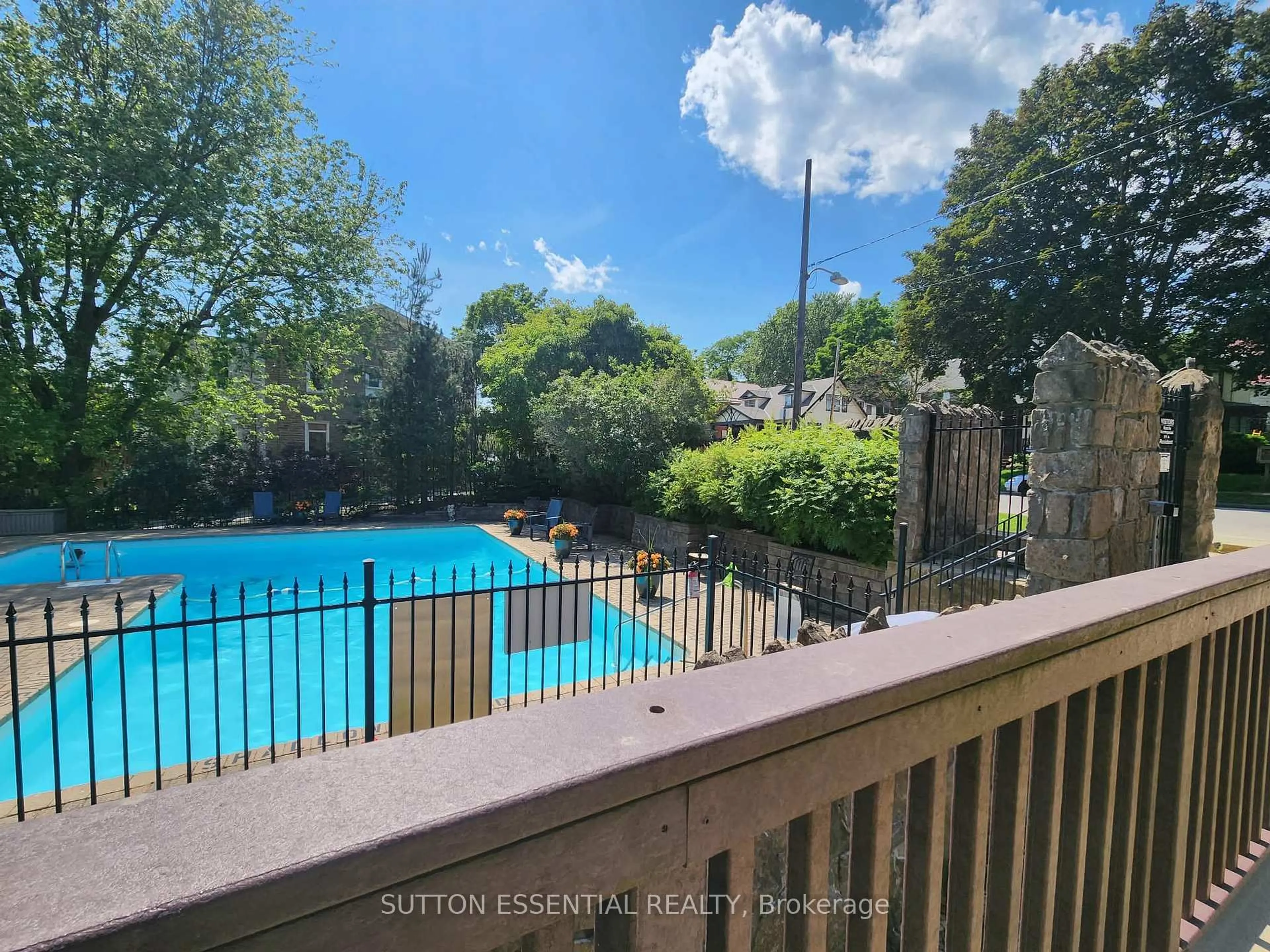 Pool for 109 King St #904, Brockville Ontario K6V 1B8