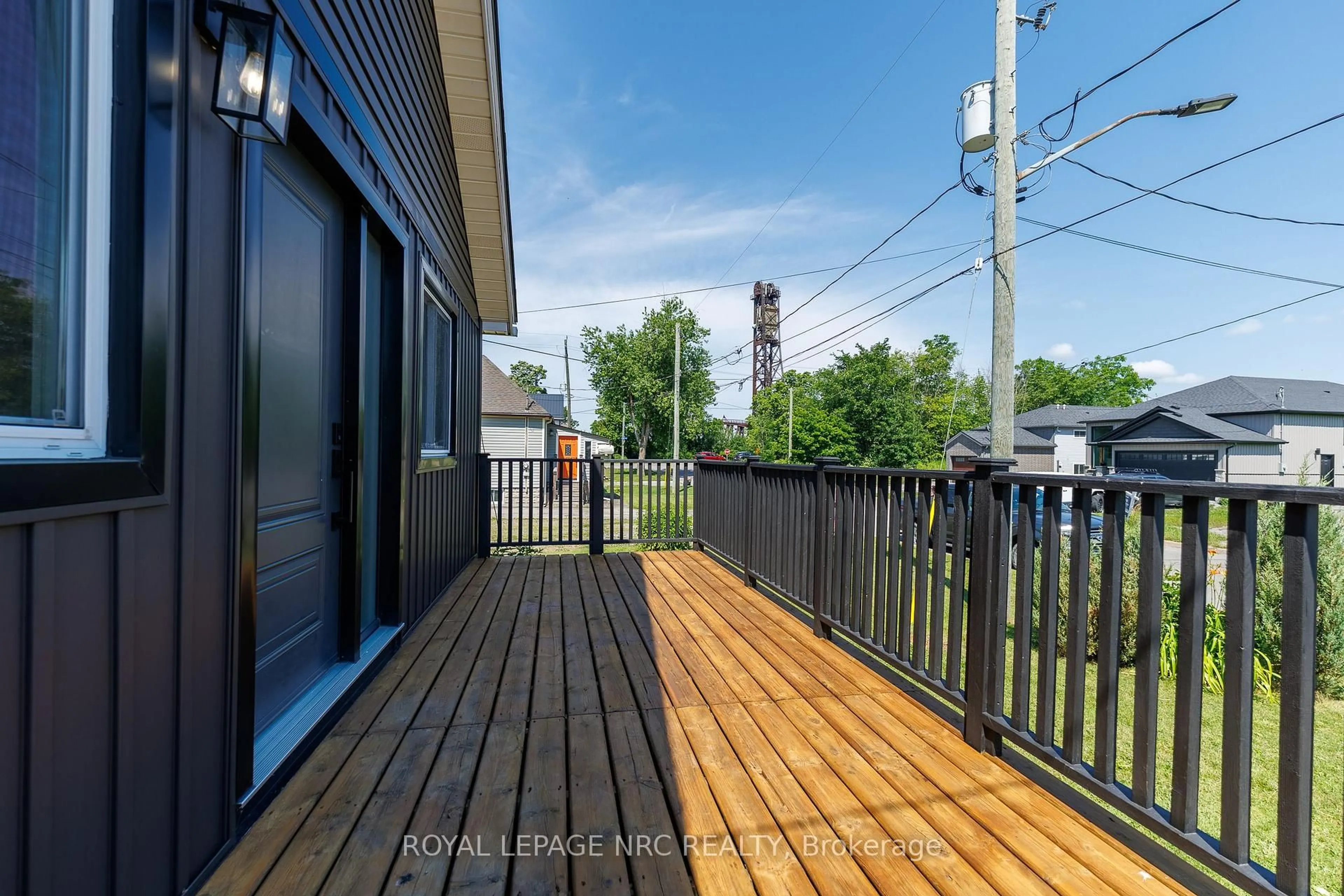 Patio, unknown for 21 Huron St, Welland Ontario L3B 5J2
