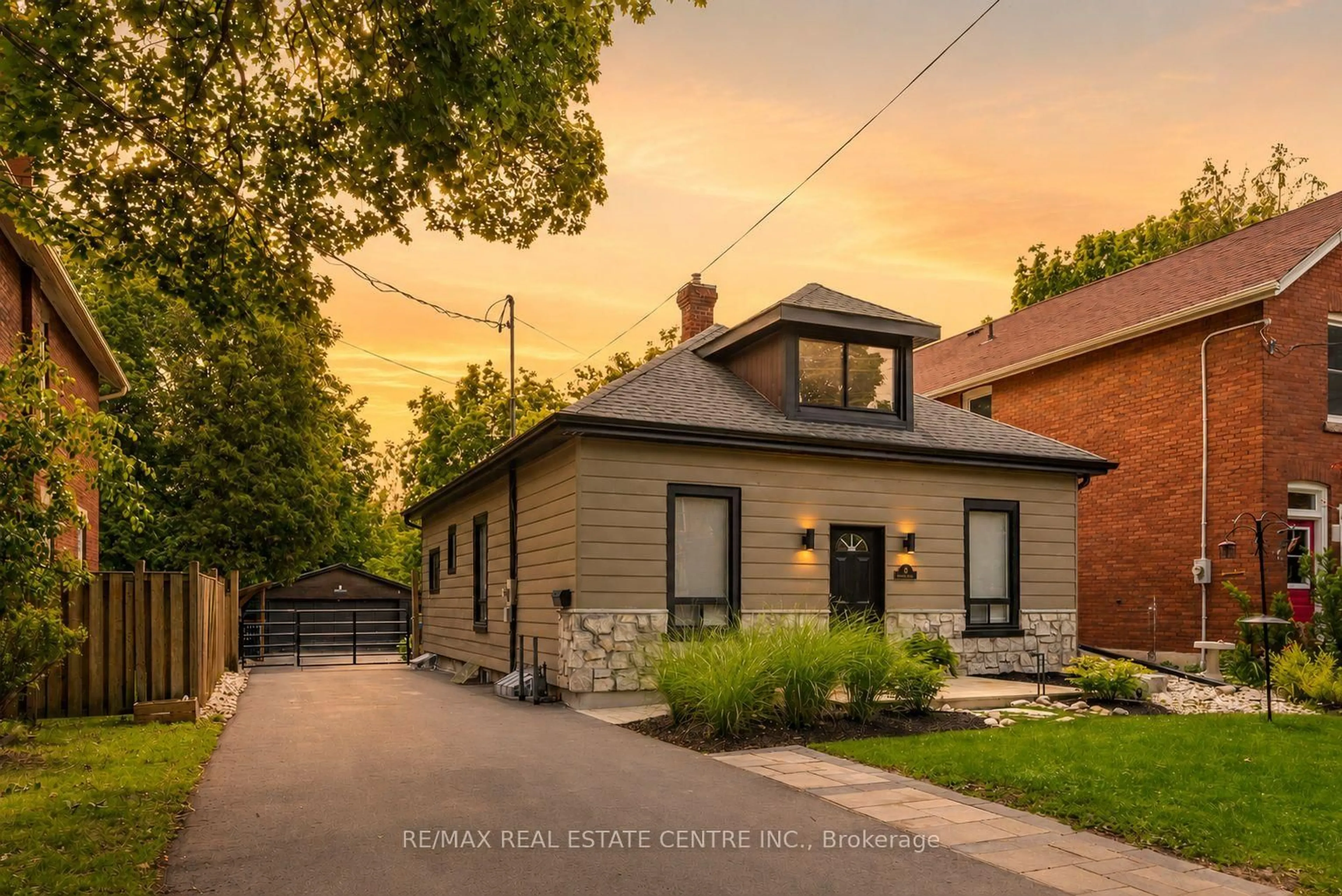 Home with brick exterior material, street for 41 Toronto St, Guelph Ontario N1E 3E3