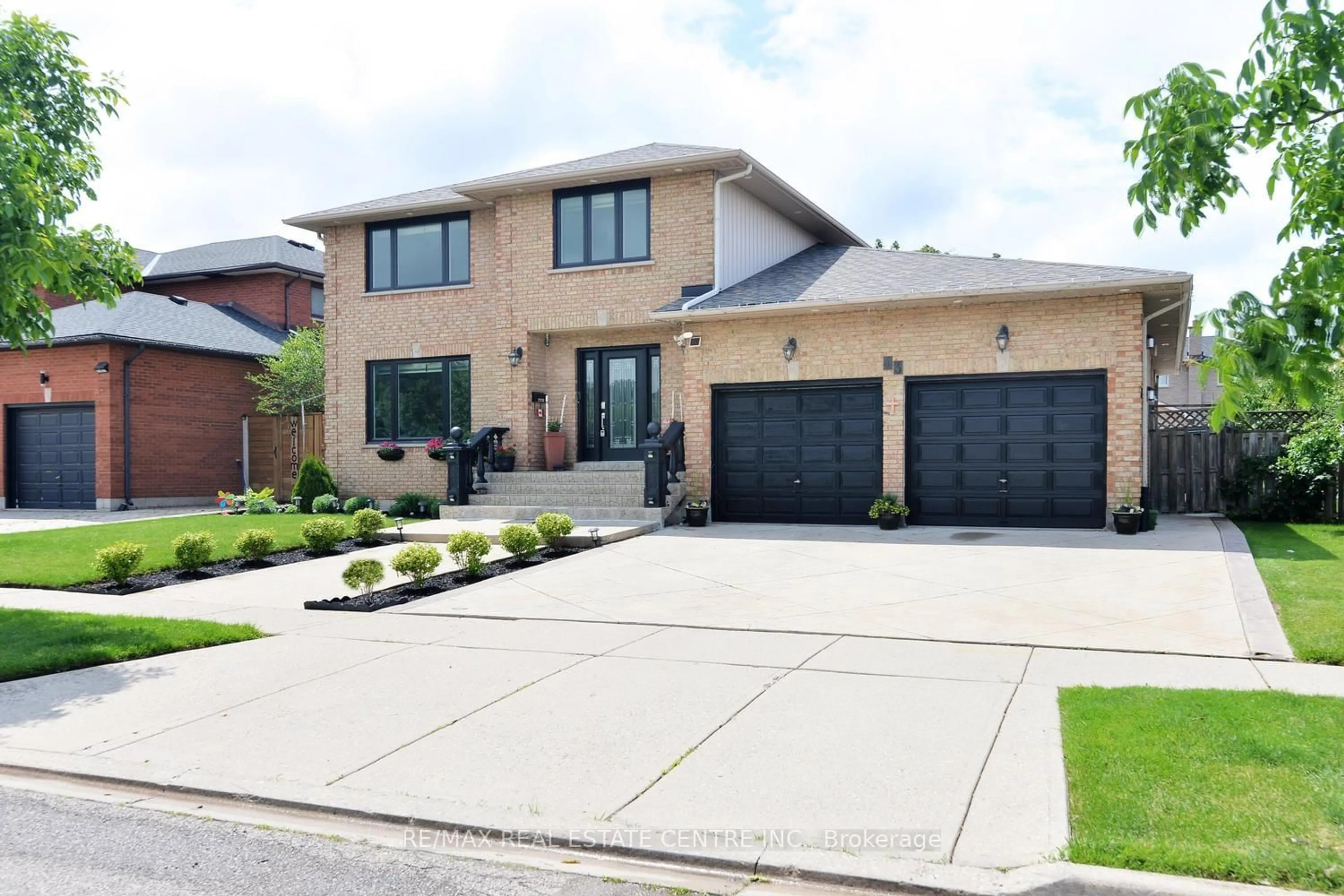 Home with brick exterior material, street for 43 Regalview Dr, Hamilton Ontario L8G 4Y7