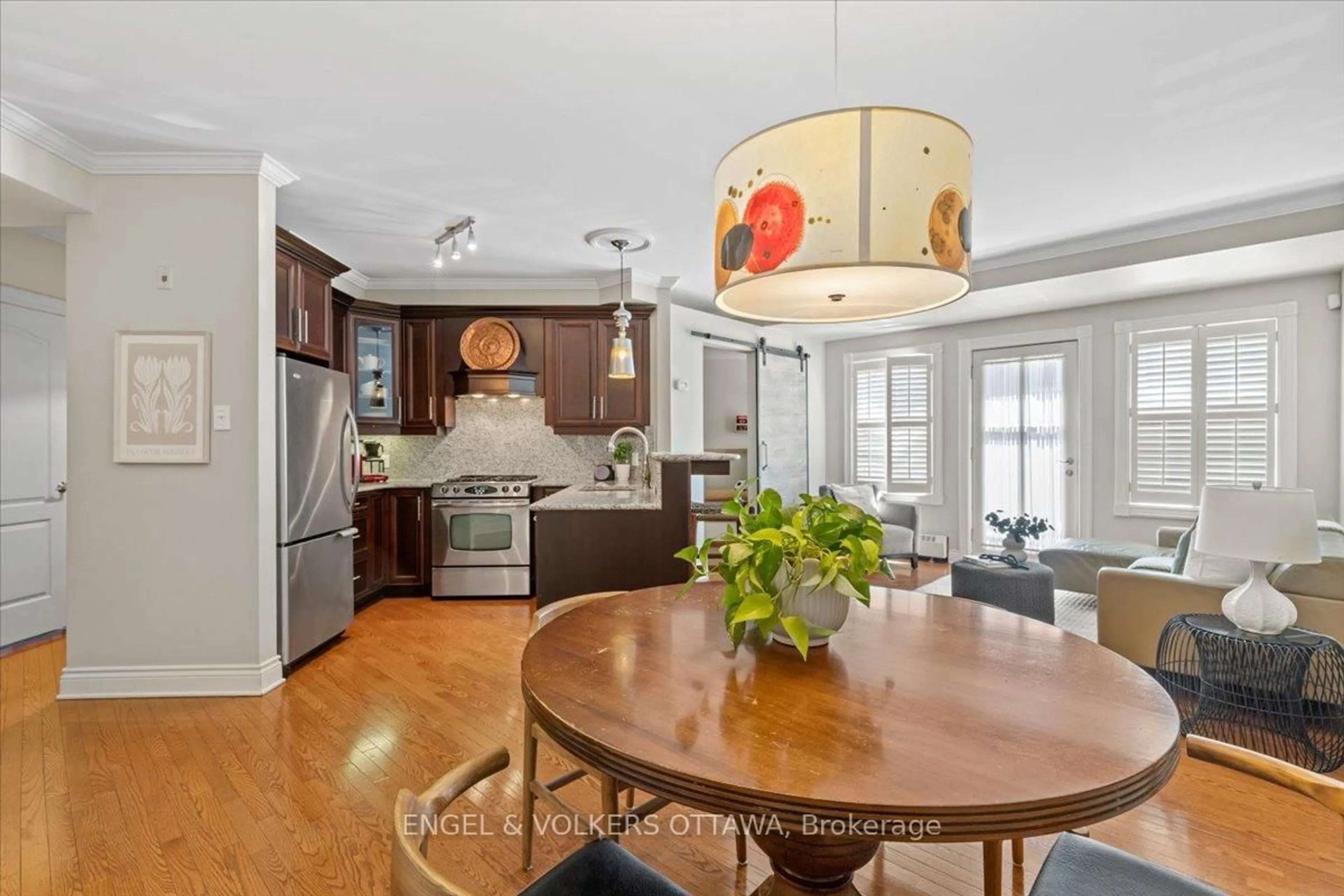 Open concept kitchen, unknown for 139 Guigues Ave #2, Ottawa Ontario K1N 5J1
